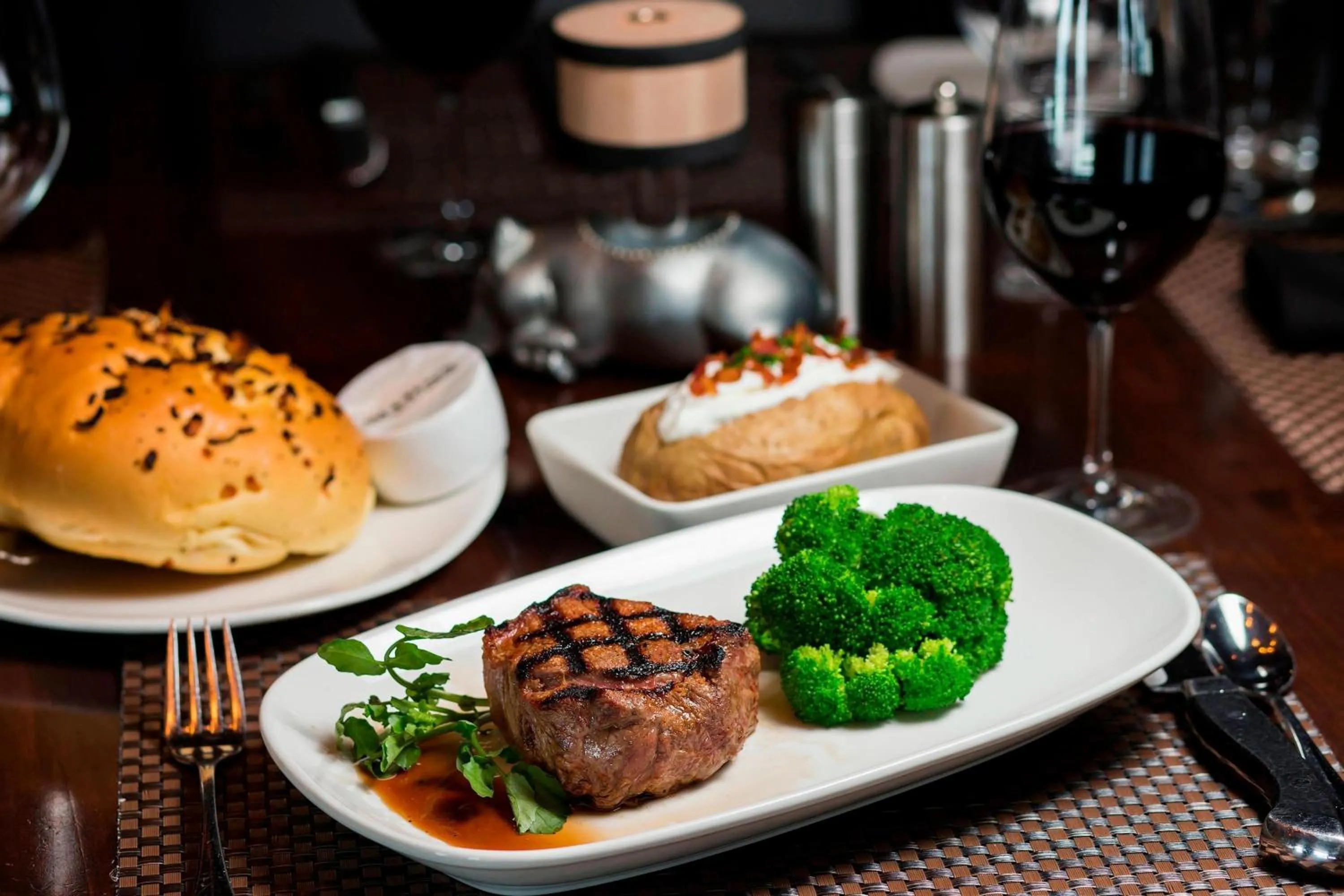 Restaurant/places to eat in Niagara Falls Marriott Fallsview Hotel & Spa