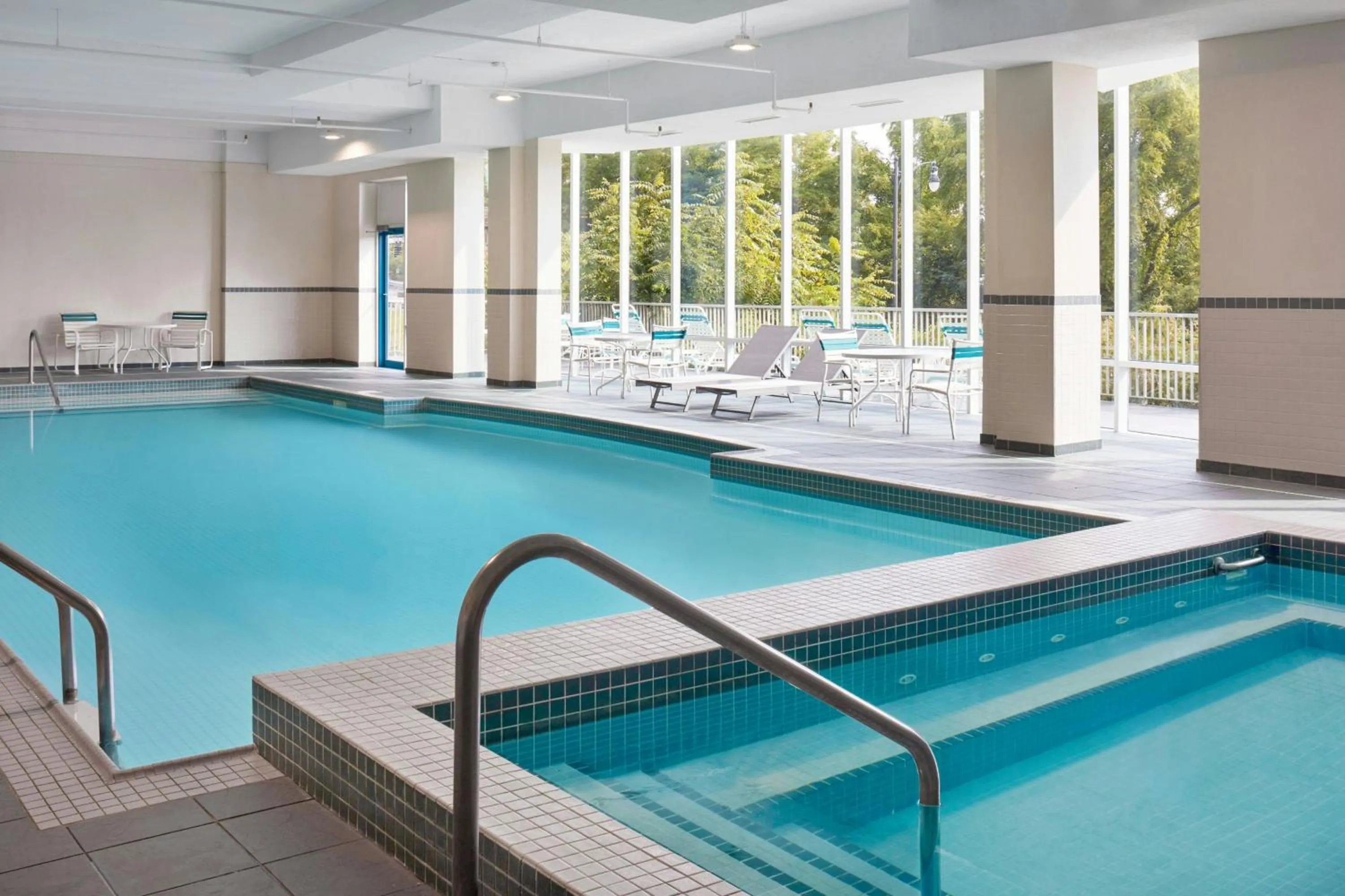 Swimming pool in Niagara Falls Marriott Fallsview Hotel & Spa