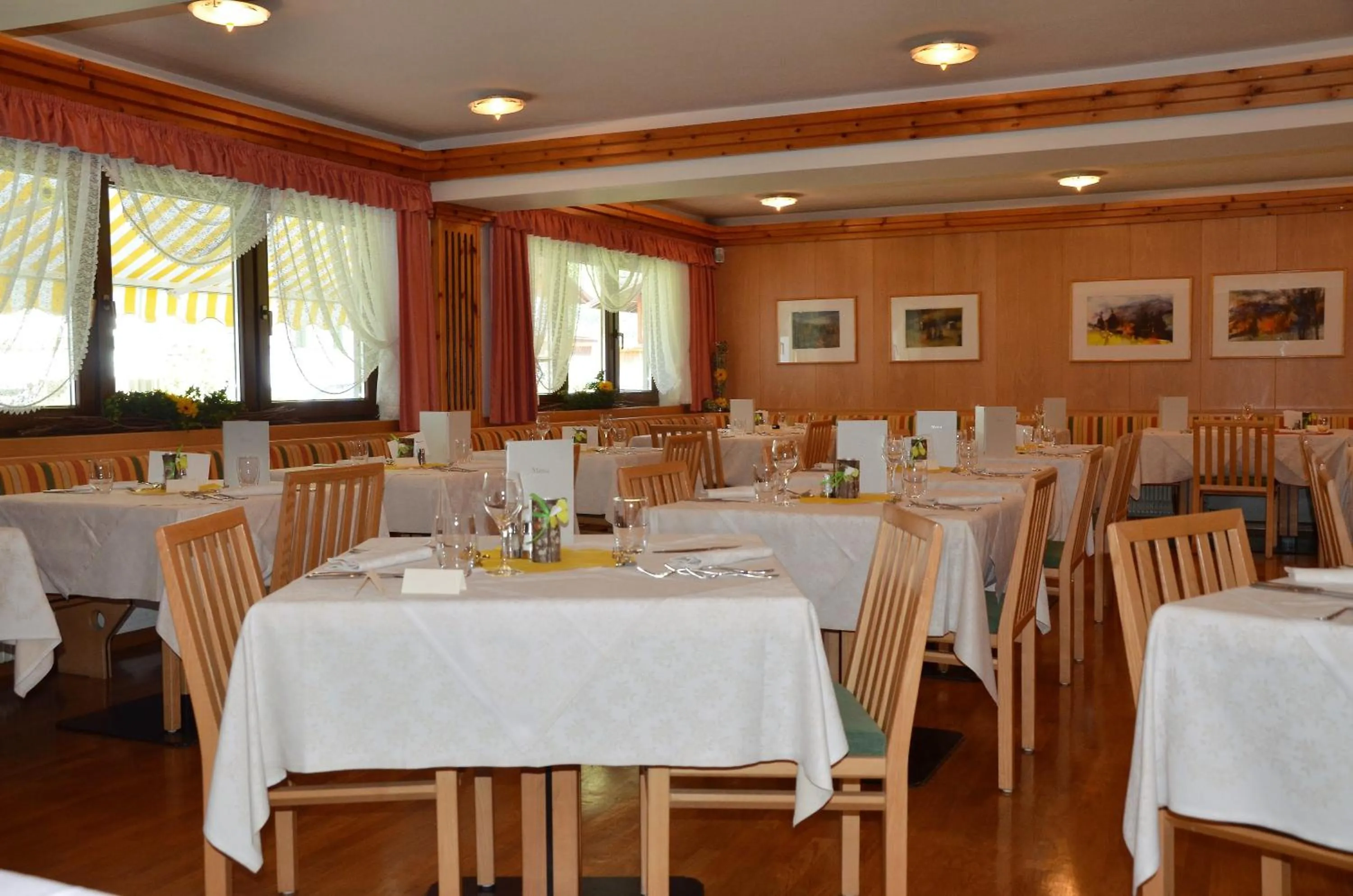 Restaurant/places to eat in Hotel Brandl