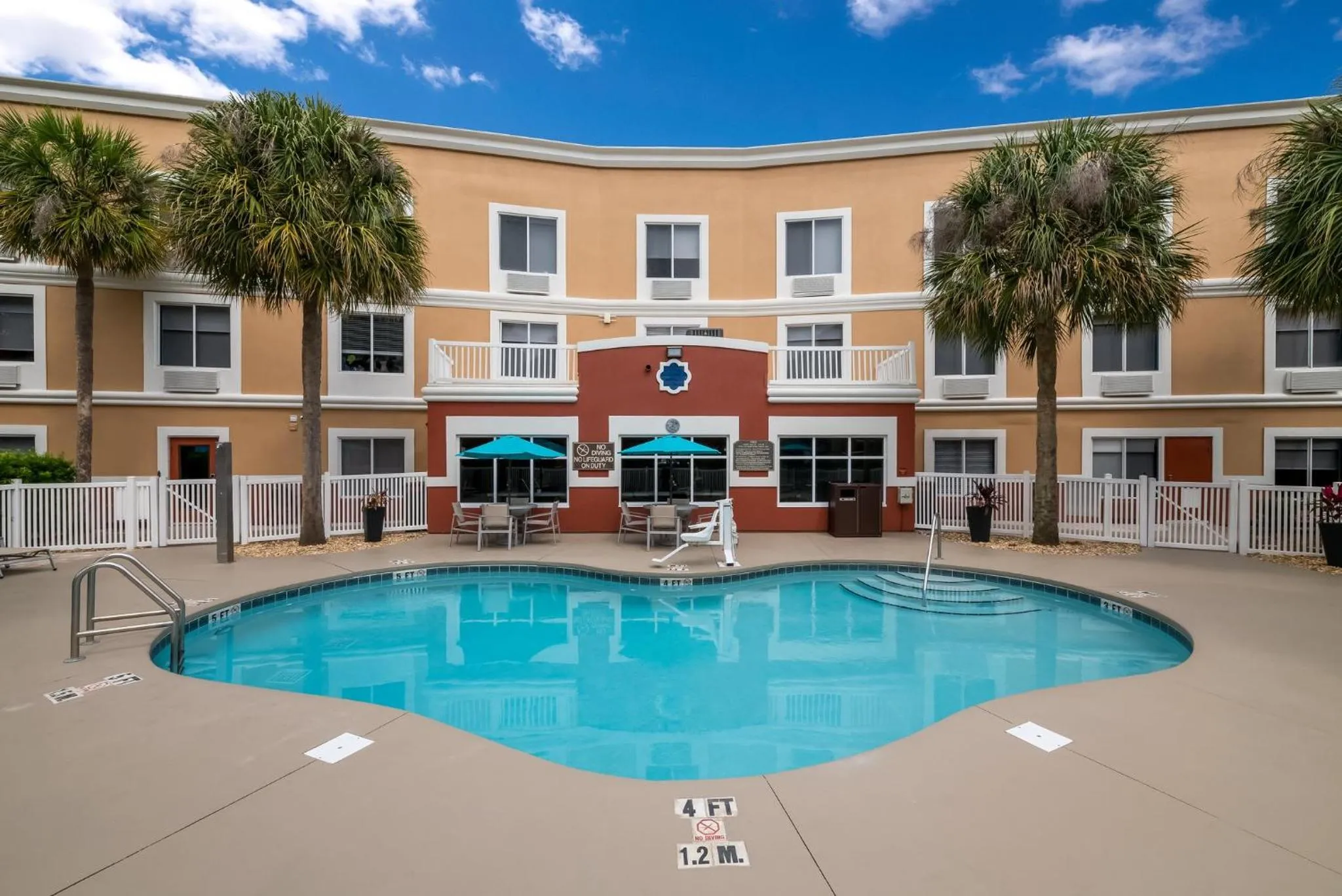 Swimming pool in Holiday Inn Express Hotel & Suites - The Villages by IHG