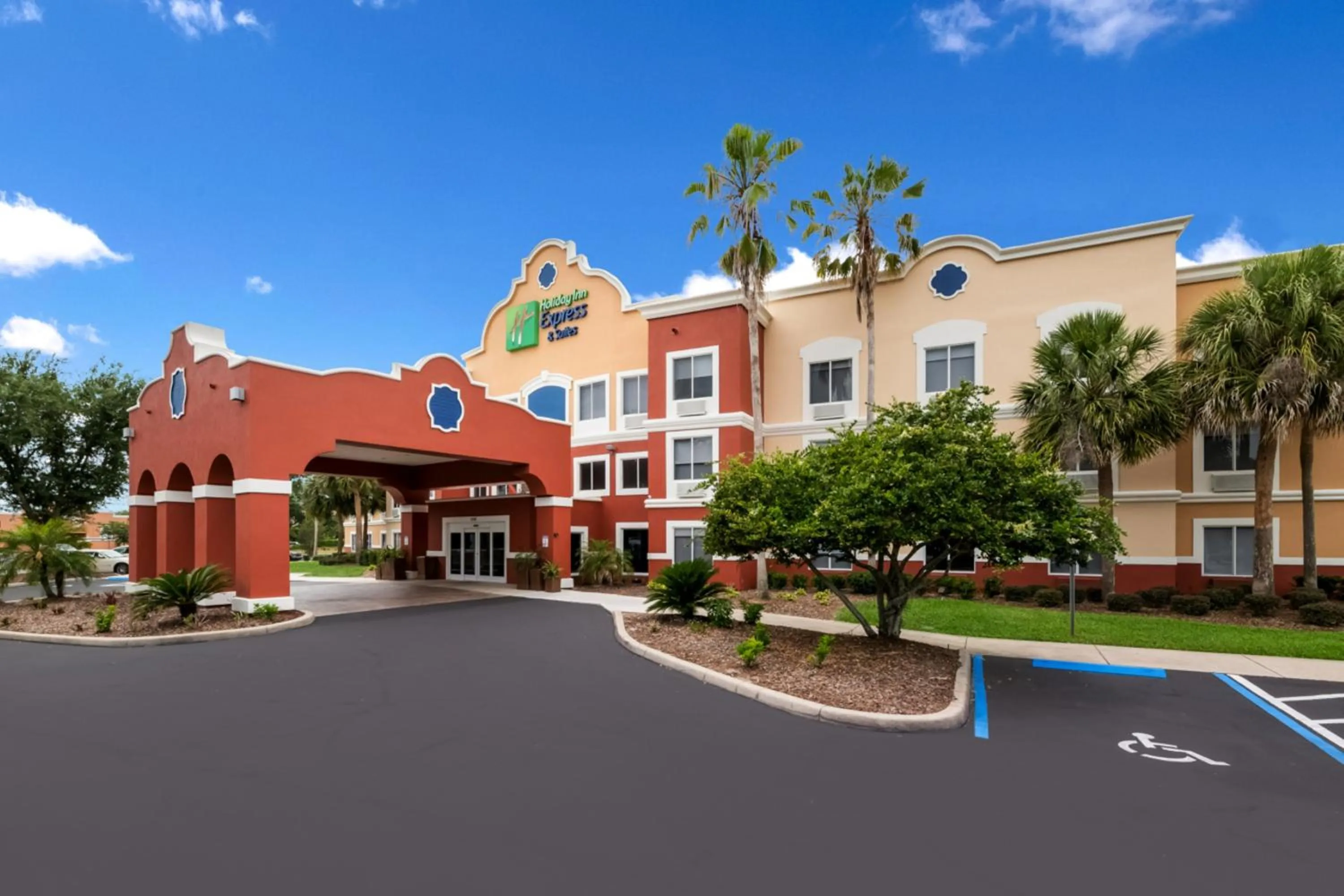 Property building in Holiday Inn Express Hotel & Suites - The Villages by IHG