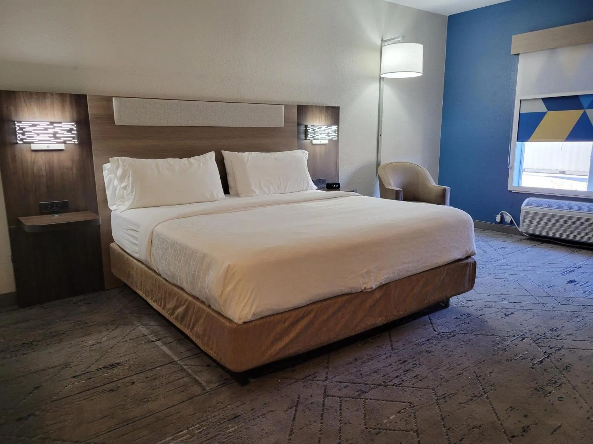 Photo of the whole room, Bed in Holiday Inn Express Hotel & Suites - The Villages by IHG