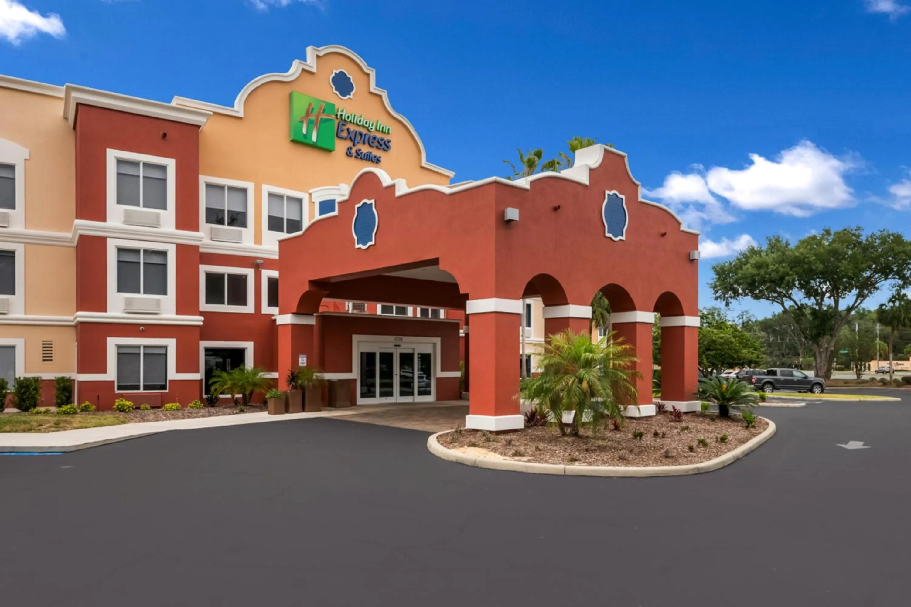Property building in Holiday Inn Express Hotel & Suites - The Villages by IHG
