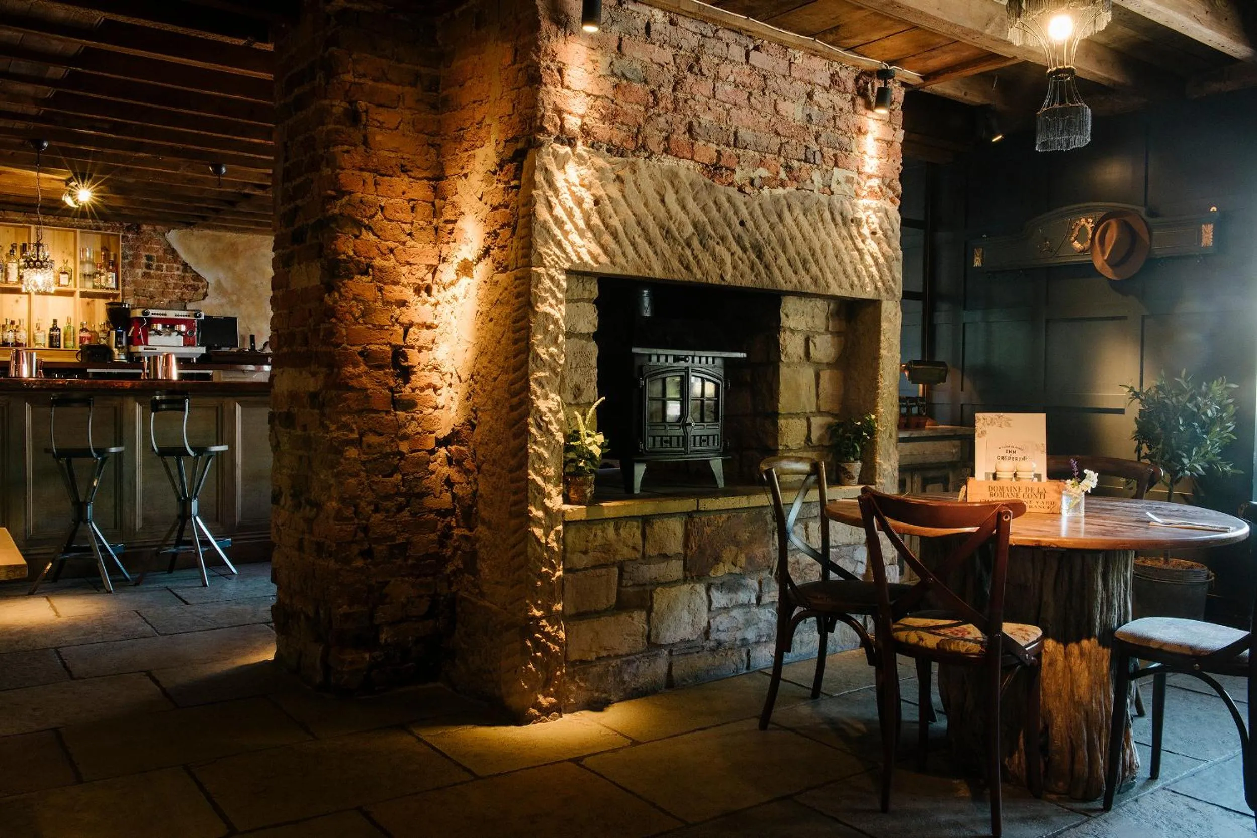 Restaurant/places to eat in Le Petit Chateau & William de Percy