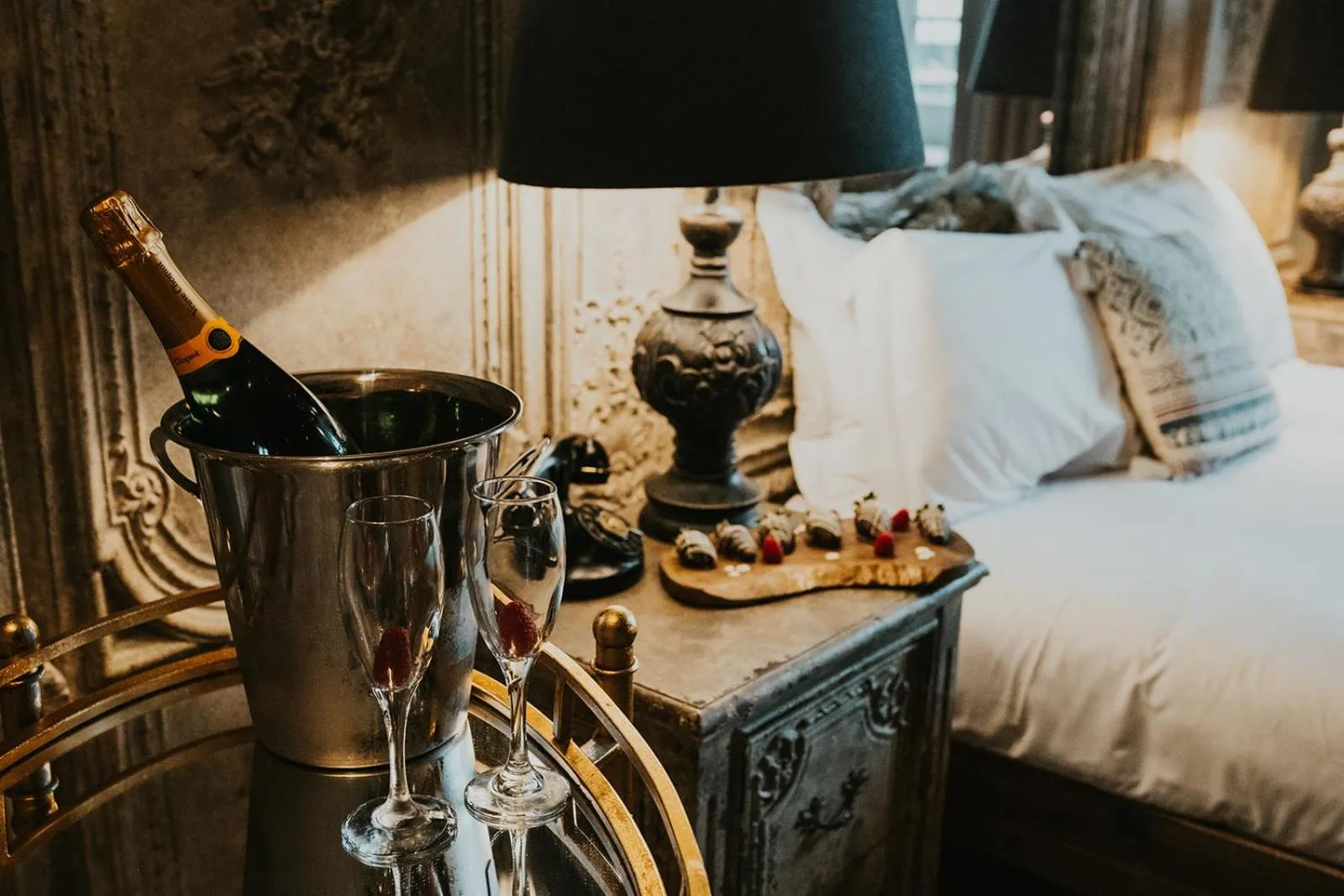 Bed in Le Petit Chateau & William de Percy