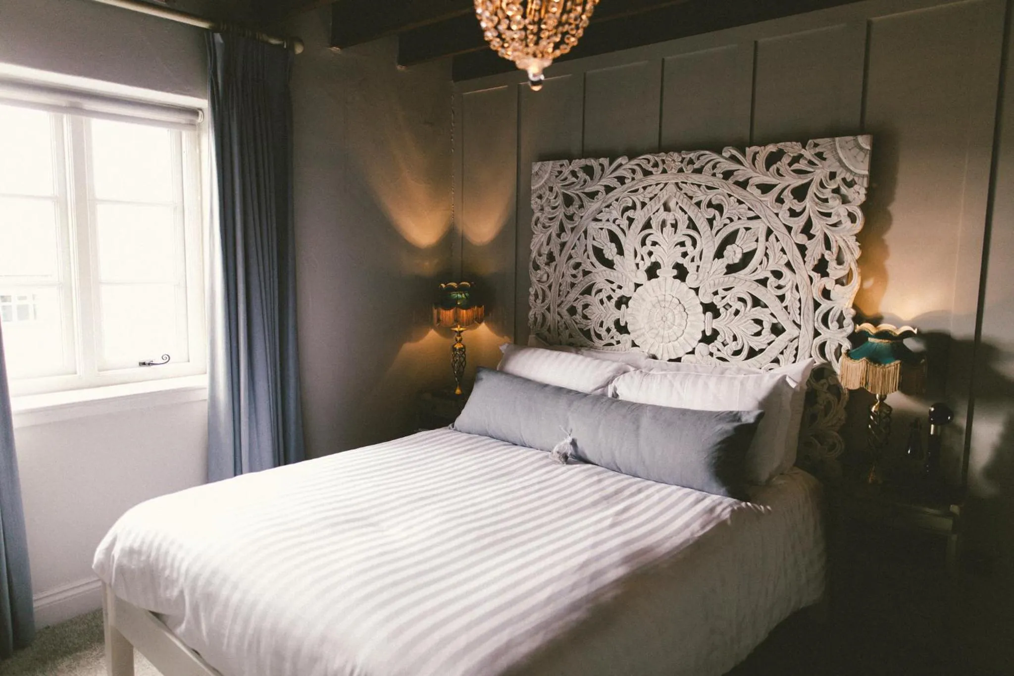 Bed in Le Petit Chateau & William de Percy