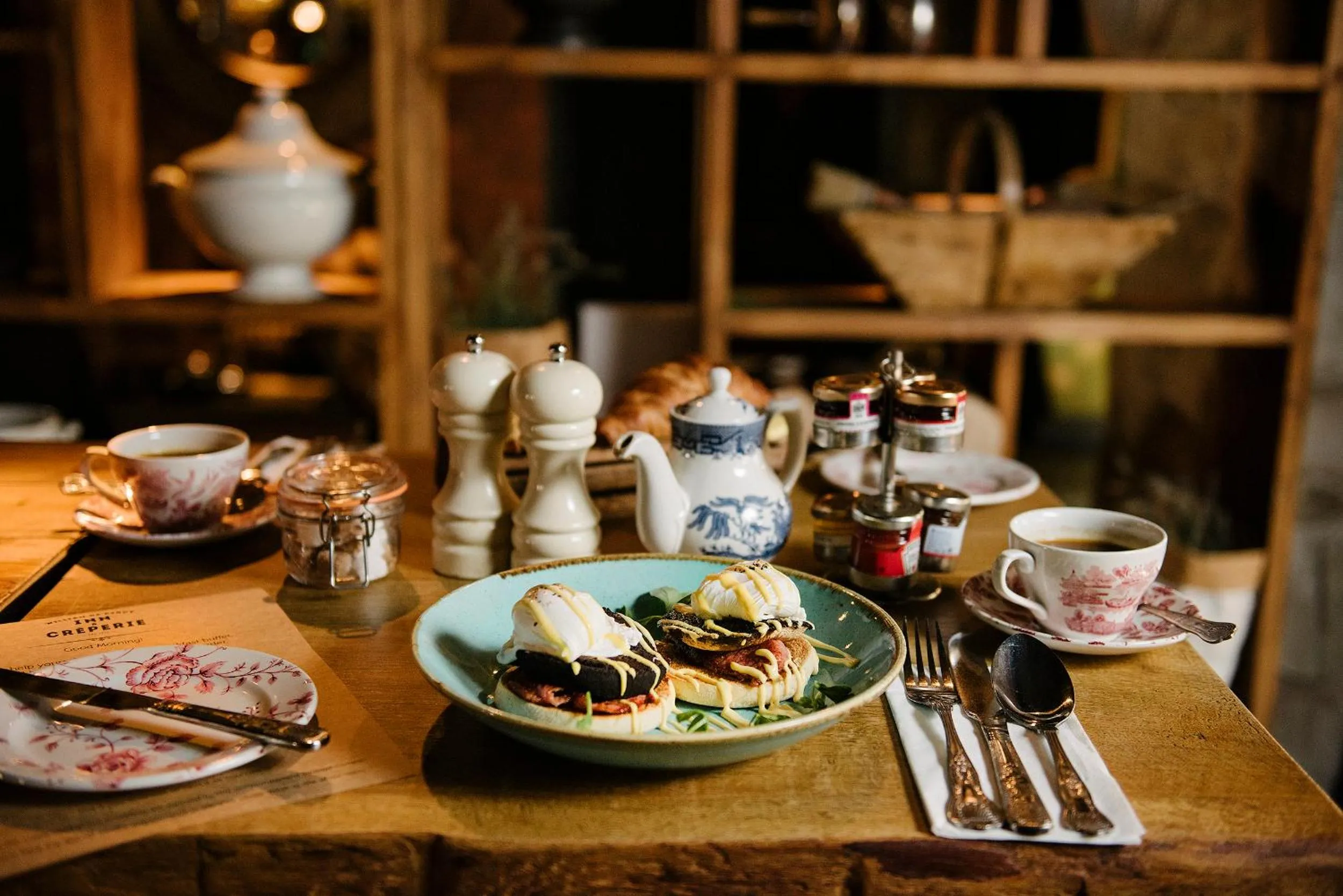 Food and drinks in Le Petit Chateau & William de Percy