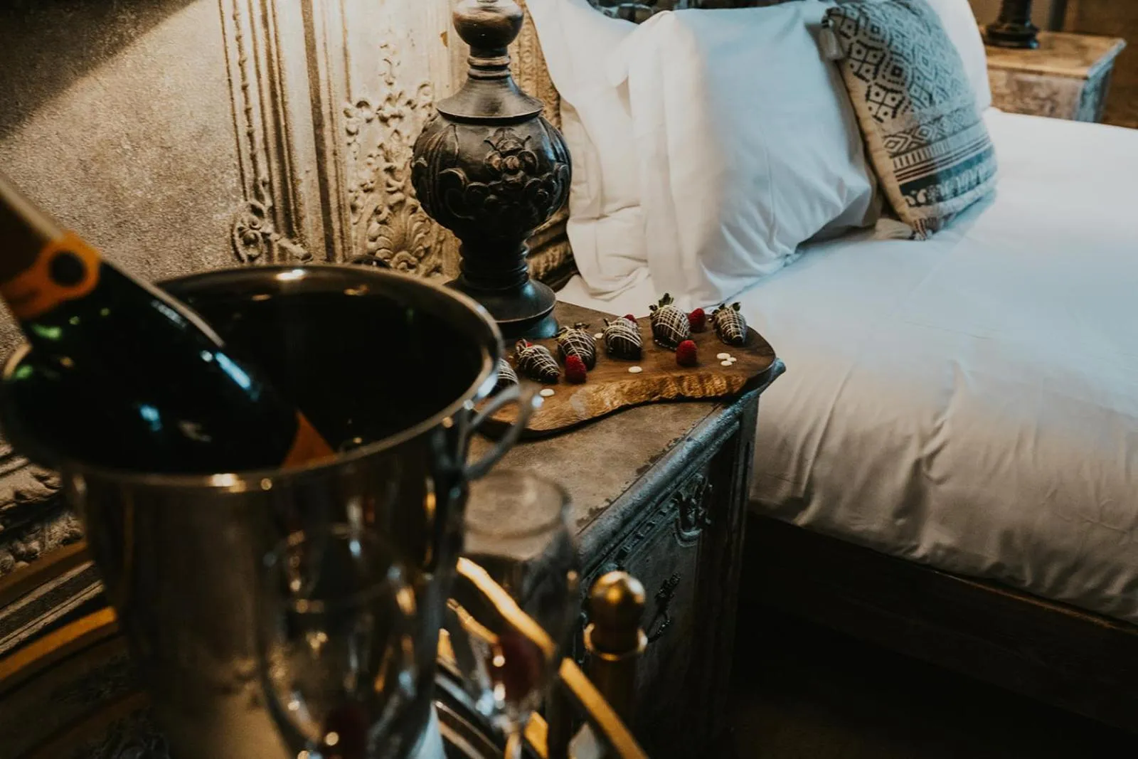 Bed in Le Petit Chateau & William de Percy