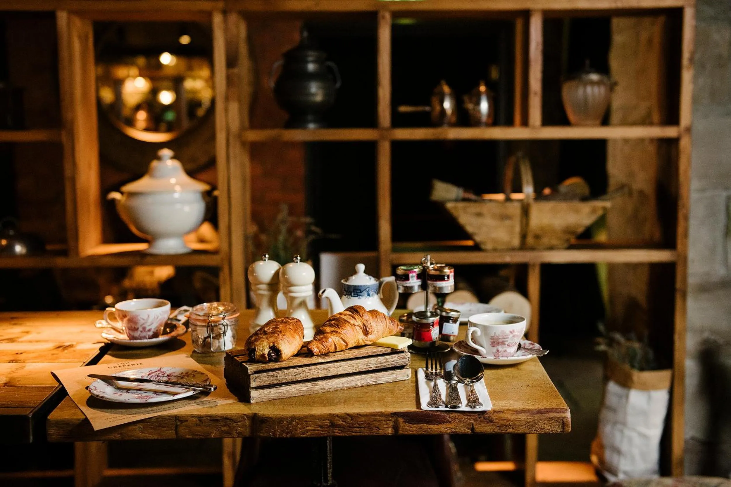 Food and drinks in Le Petit Chateau & William de Percy