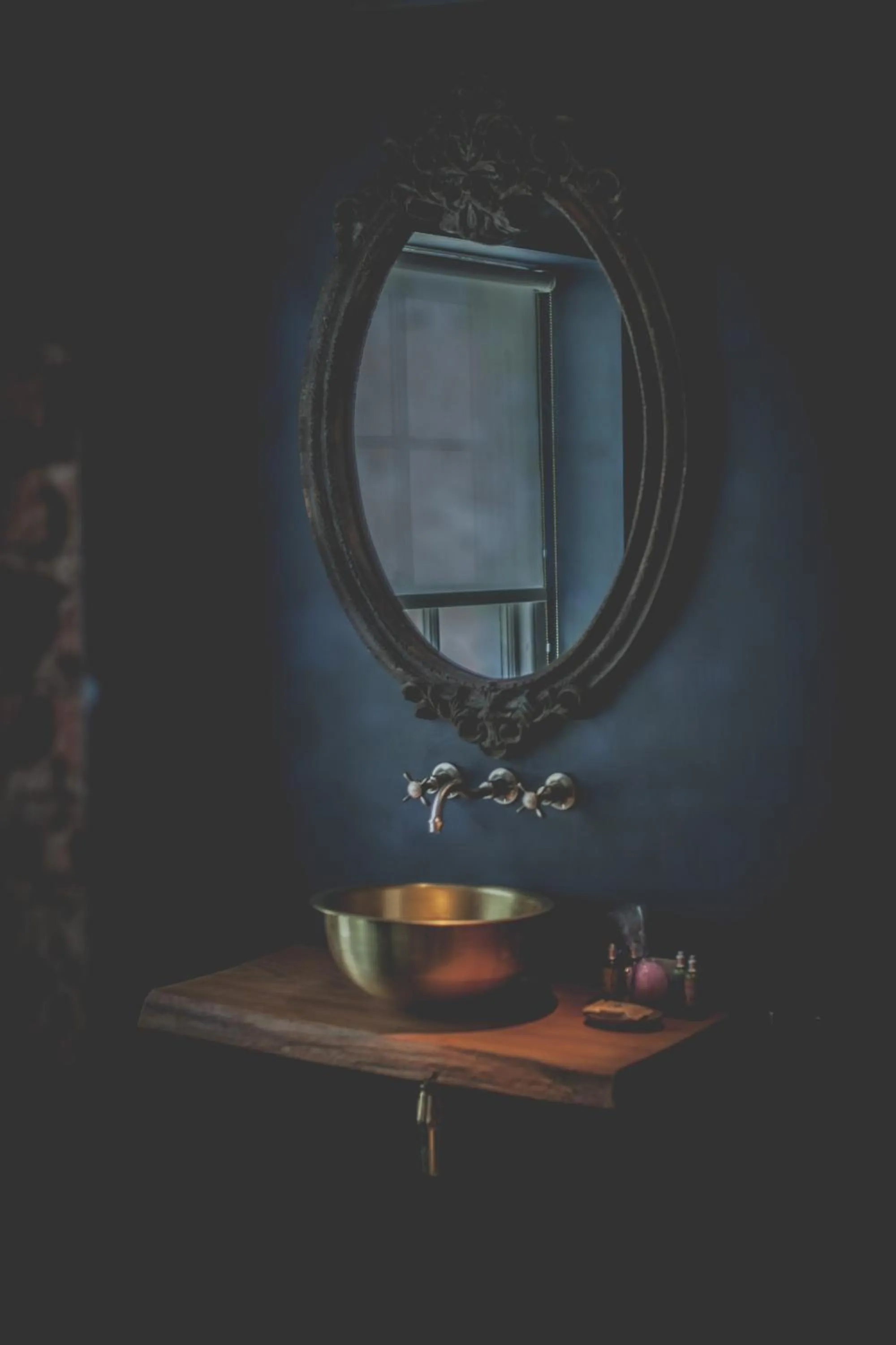 Bathroom in Le Petit Chateau & William de Percy