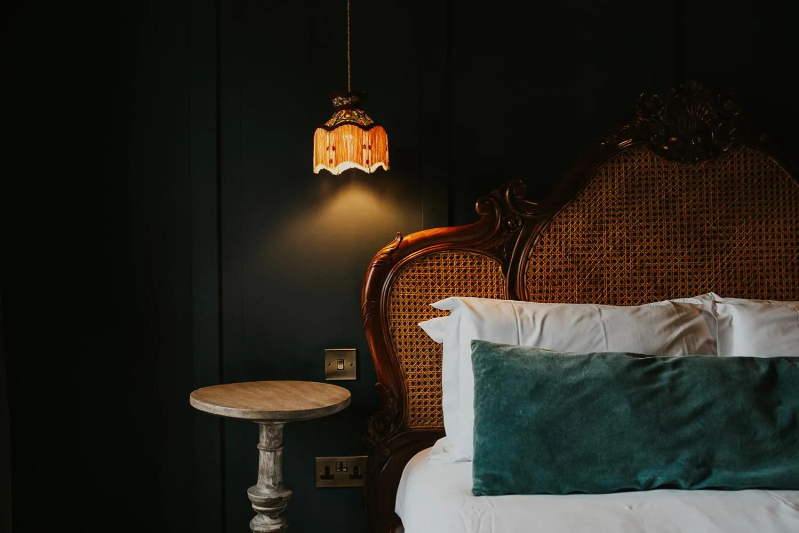 Bed in Le Petit Chateau & William de Percy