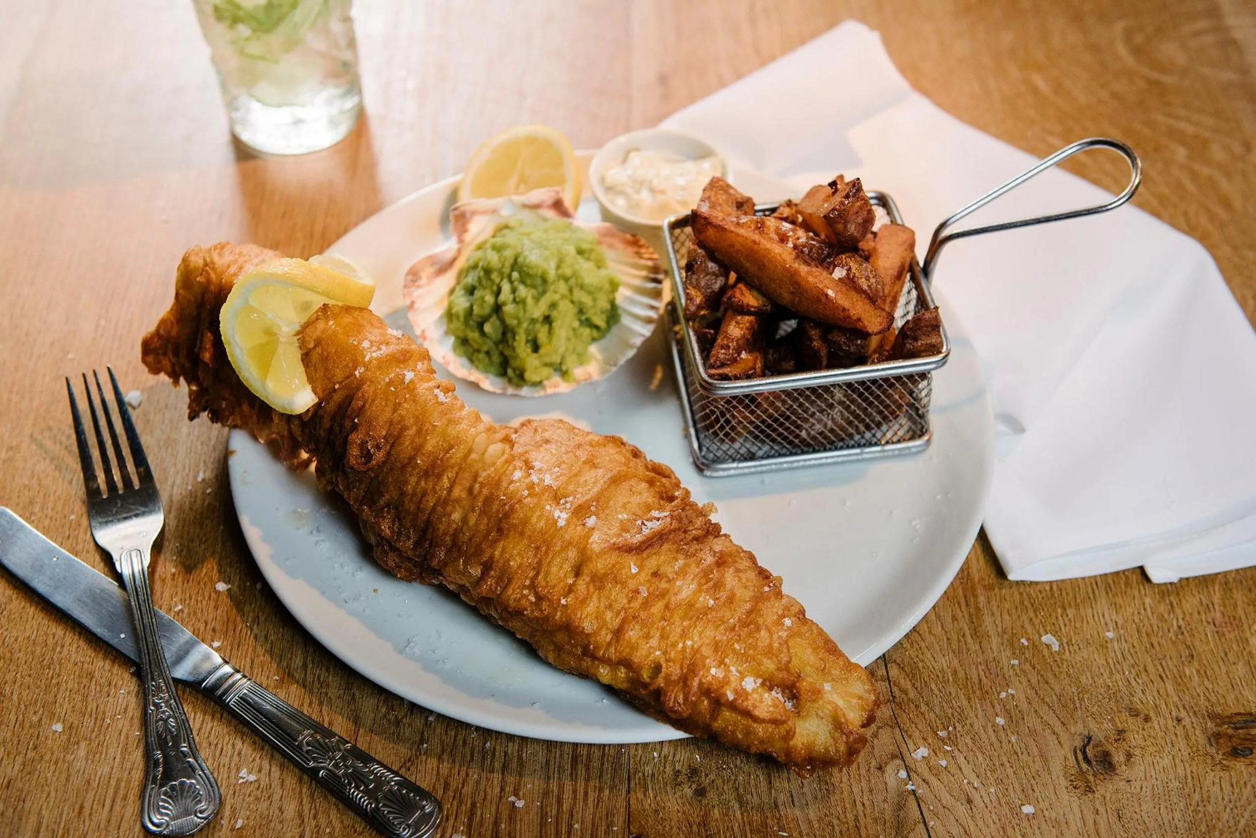 Restaurant/places to eat in Le Petit Chateau & William de Percy