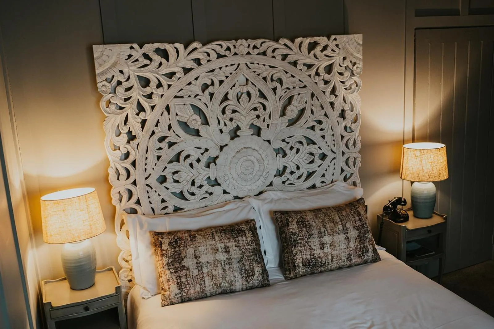 Bed in Le Petit Chateau & William de Percy