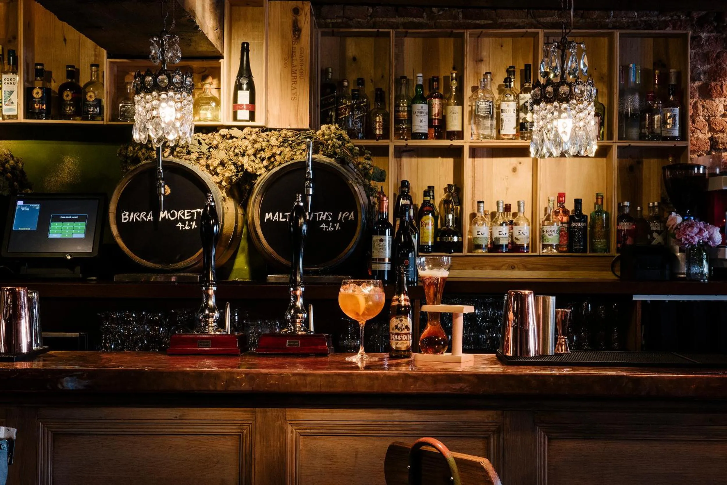 Lounge or bar in Le Petit Chateau & William de Percy