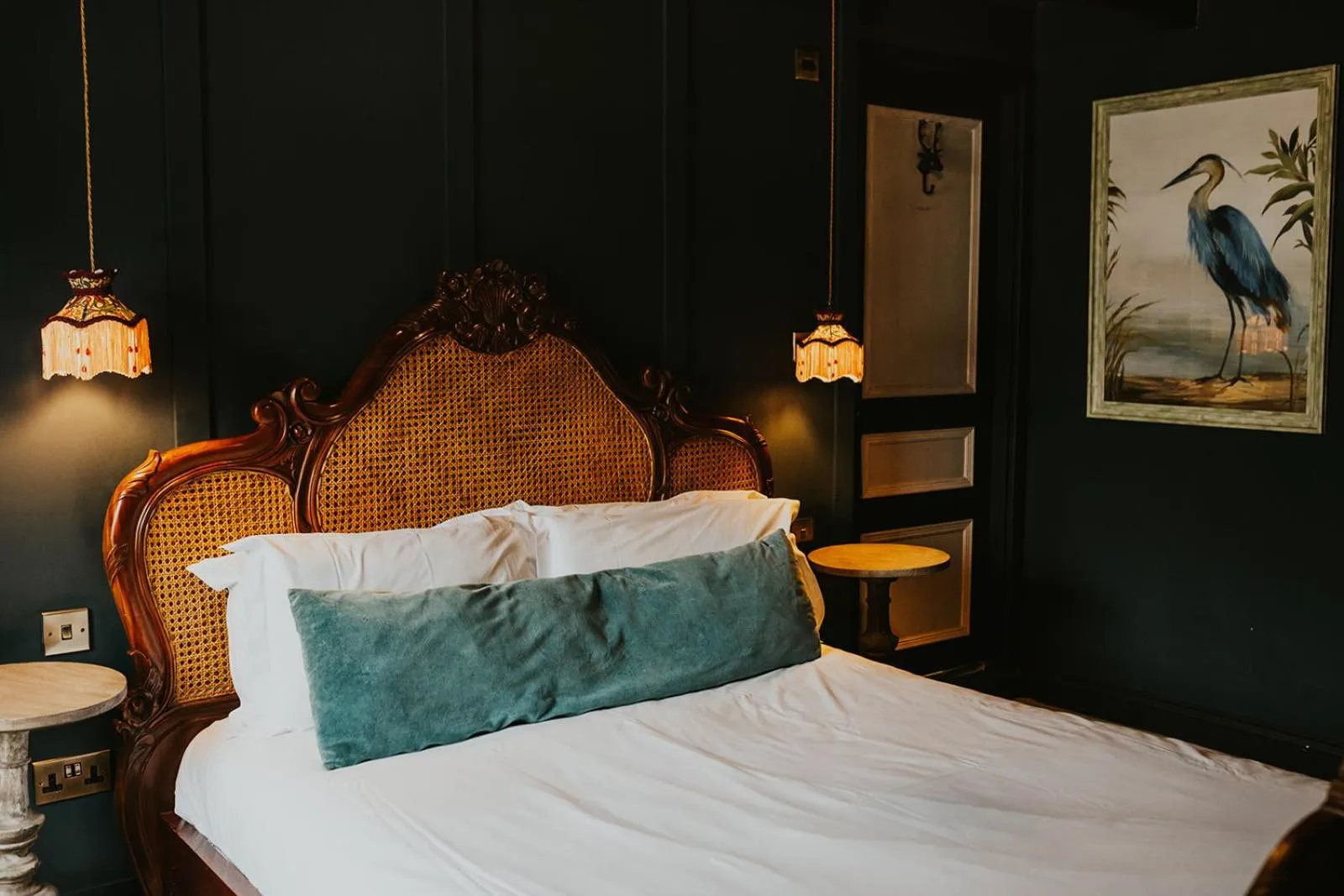 Bed in Le Petit Chateau & William de Percy