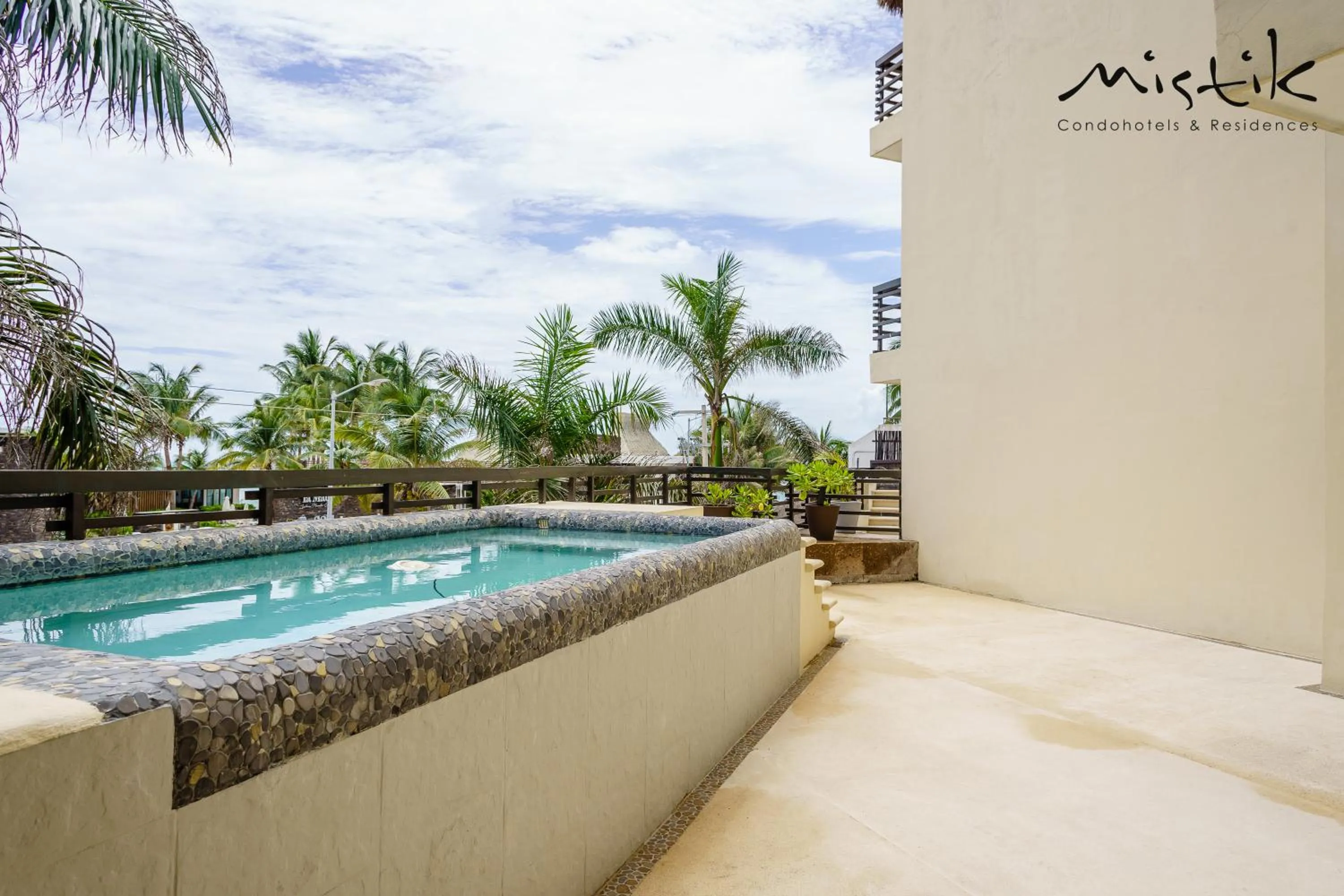 Swimming pool in Aldea Thai by Mistik Vacation Rentals