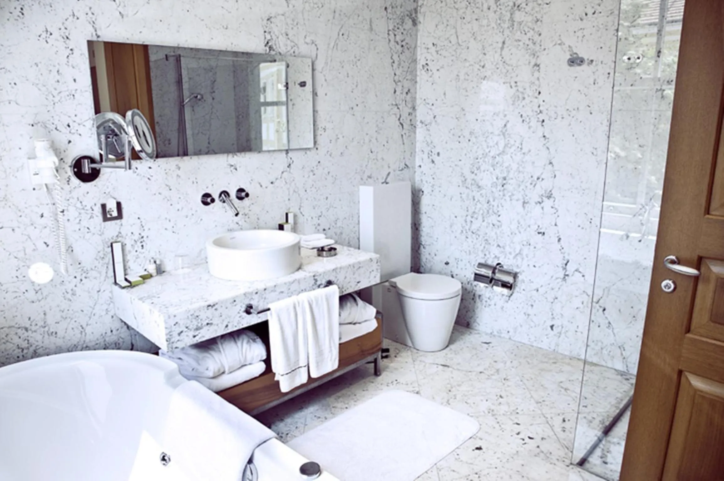 Bathroom in Tomtom Suites