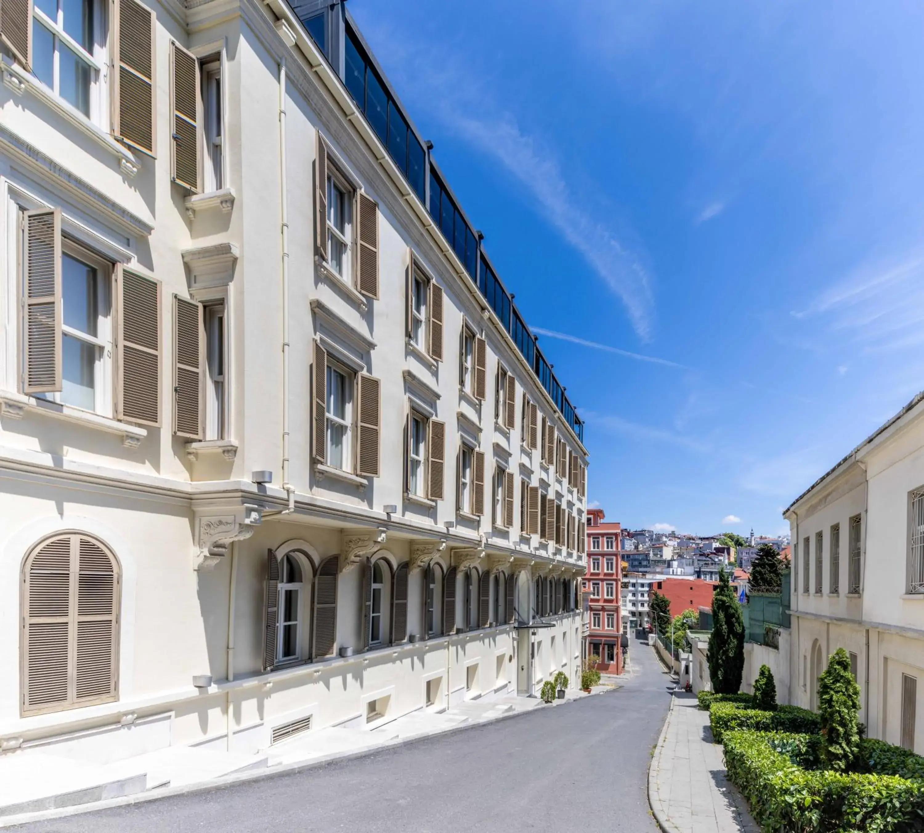 Property building in Tomtom Suites Property building in Tomtom Suites