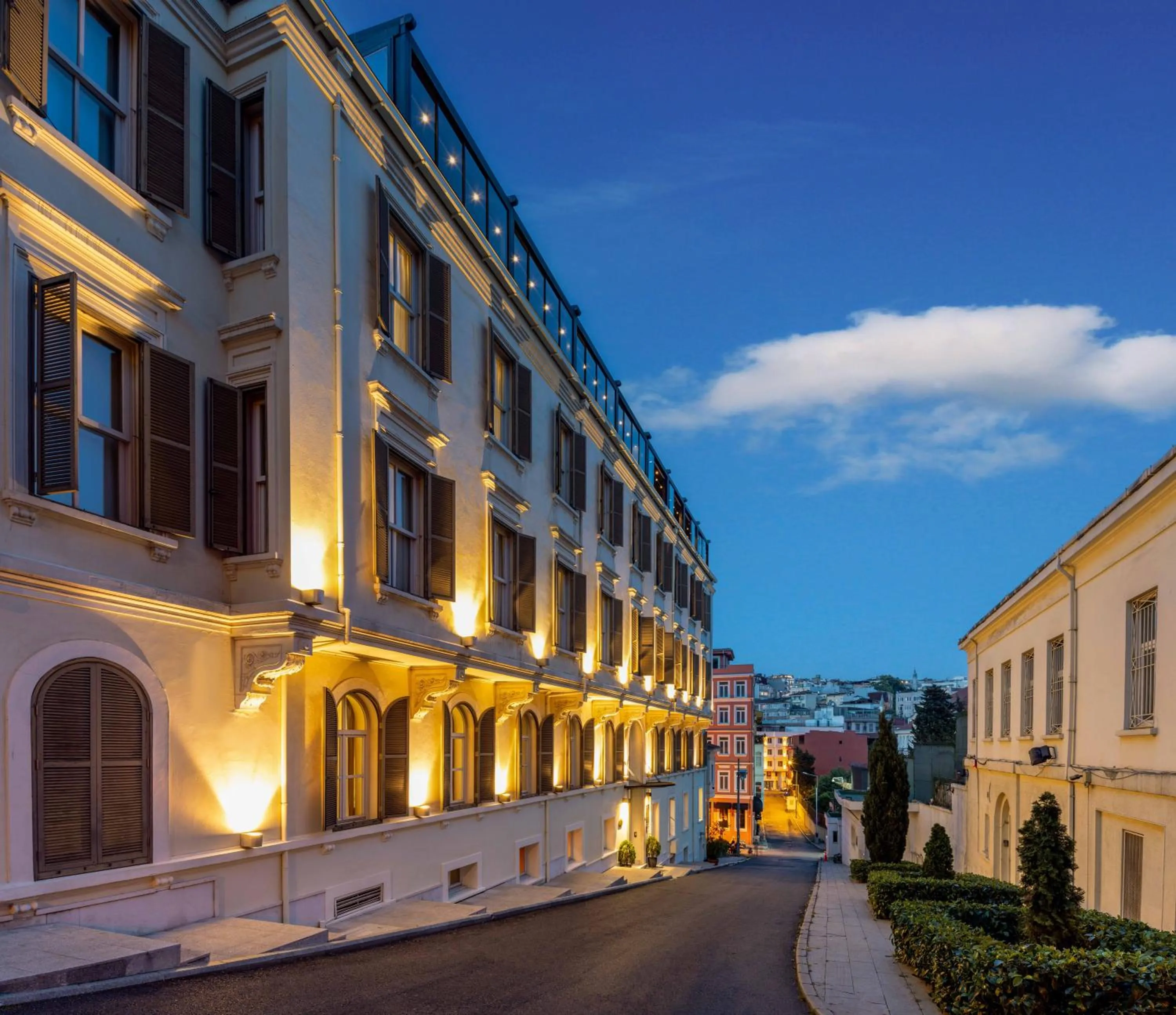 Property building in Tomtom Suites