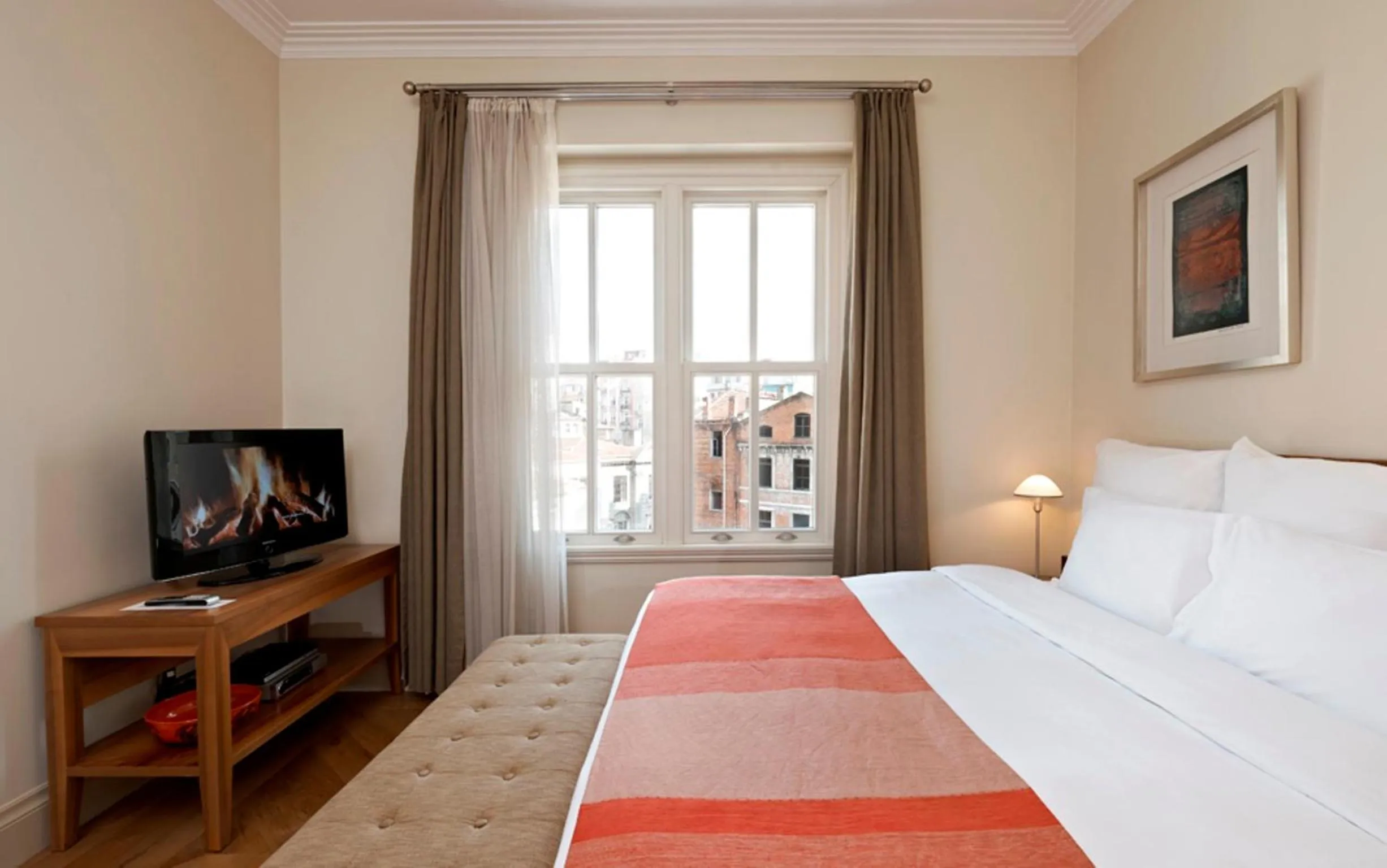 Bed in Tomtom Suites