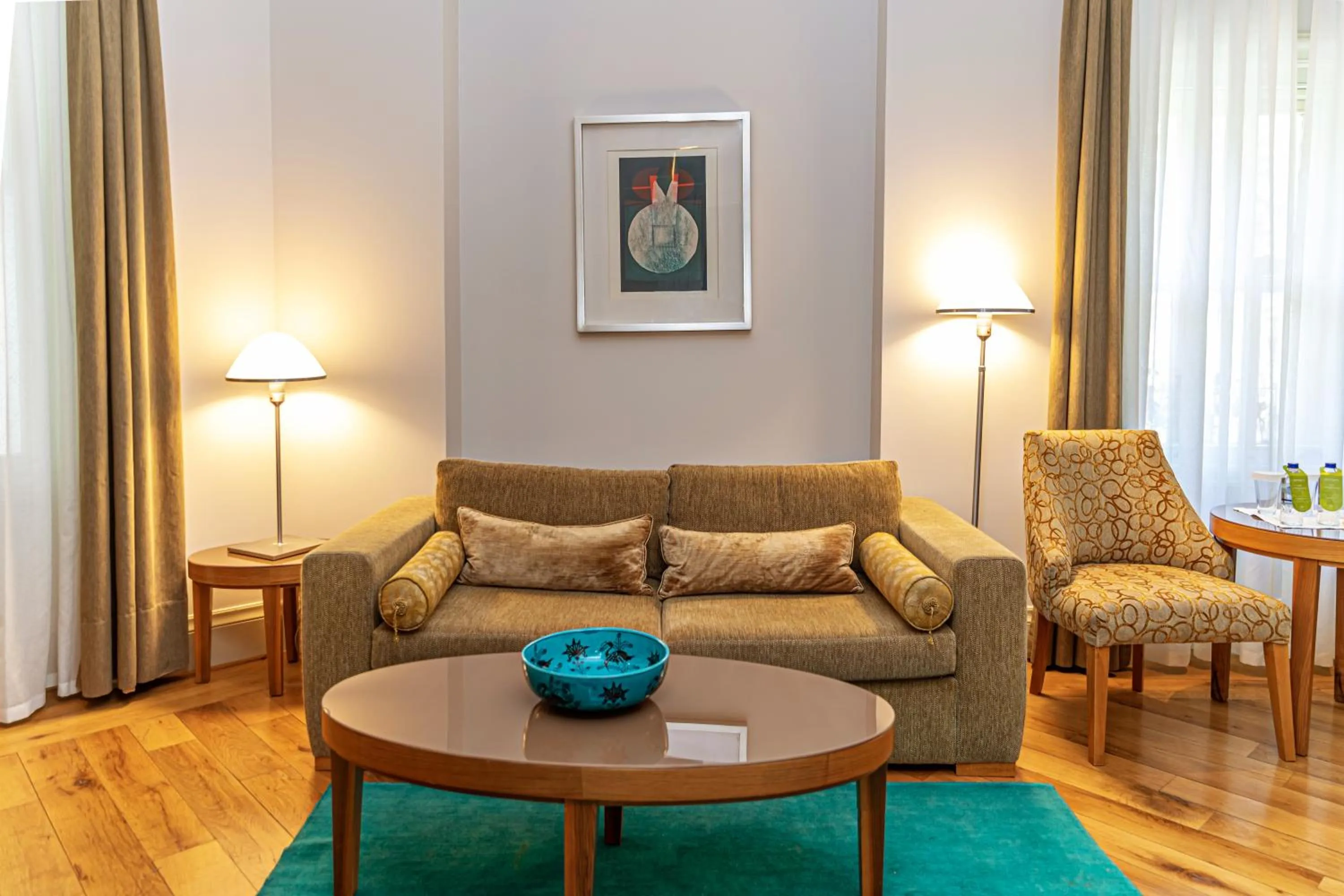 Seating area in Tomtom Suites