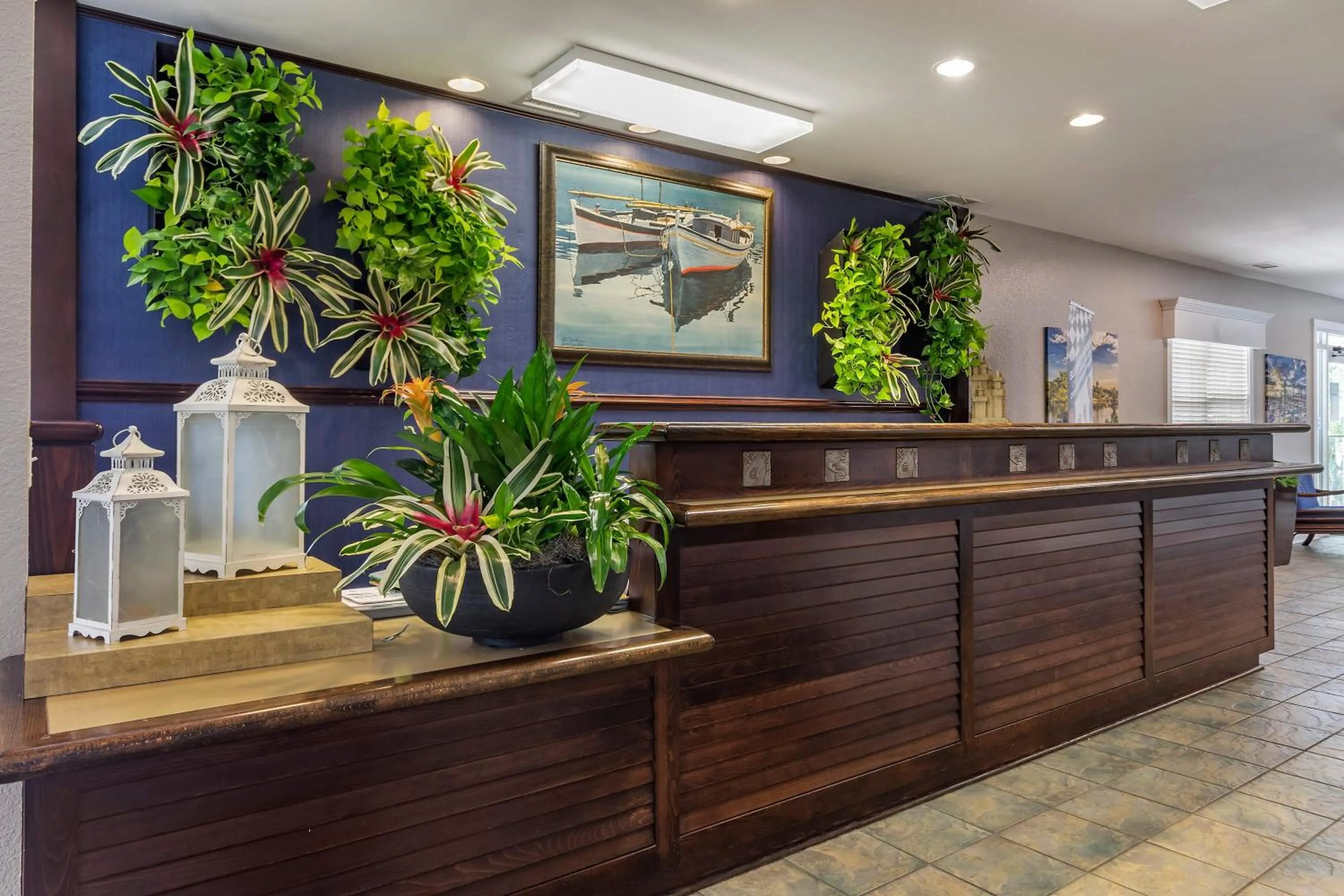concierge in Bluegreen Vacations Harbour Lights, an Ascend Collection Resort