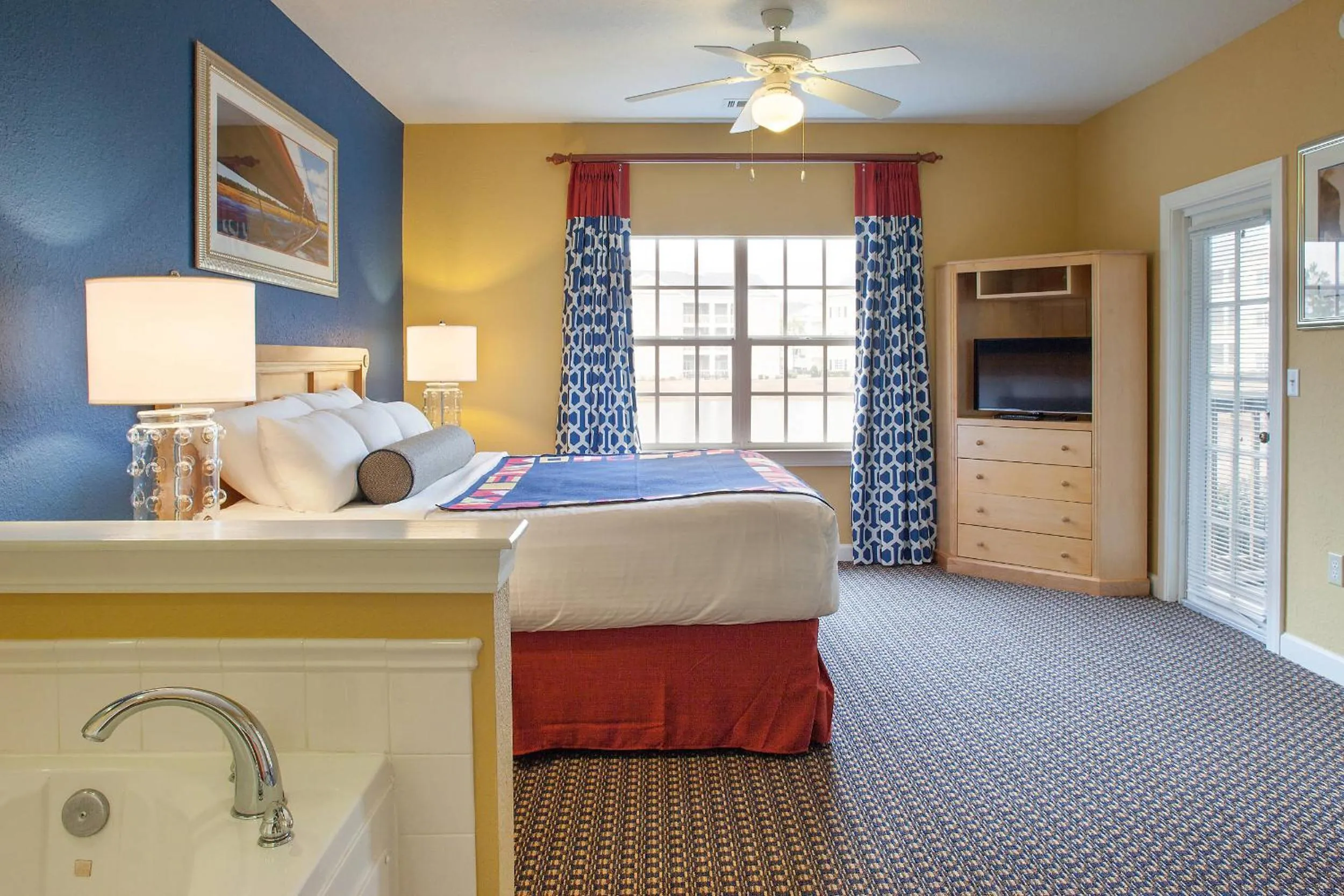 Bedroom, Bed in Bluegreen Vacations Harbour Lights, an Ascend Collection Resort