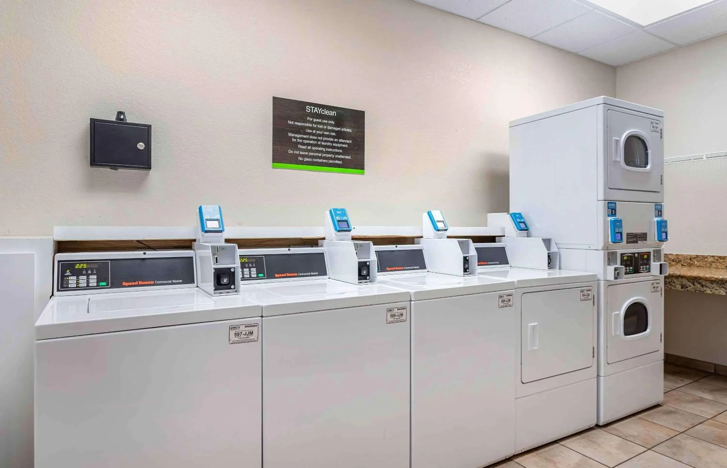 Property building in Extended Stay America Suites - Houston - Kingwood Property building in Extended Stay America Suites - Houston - Kingwood