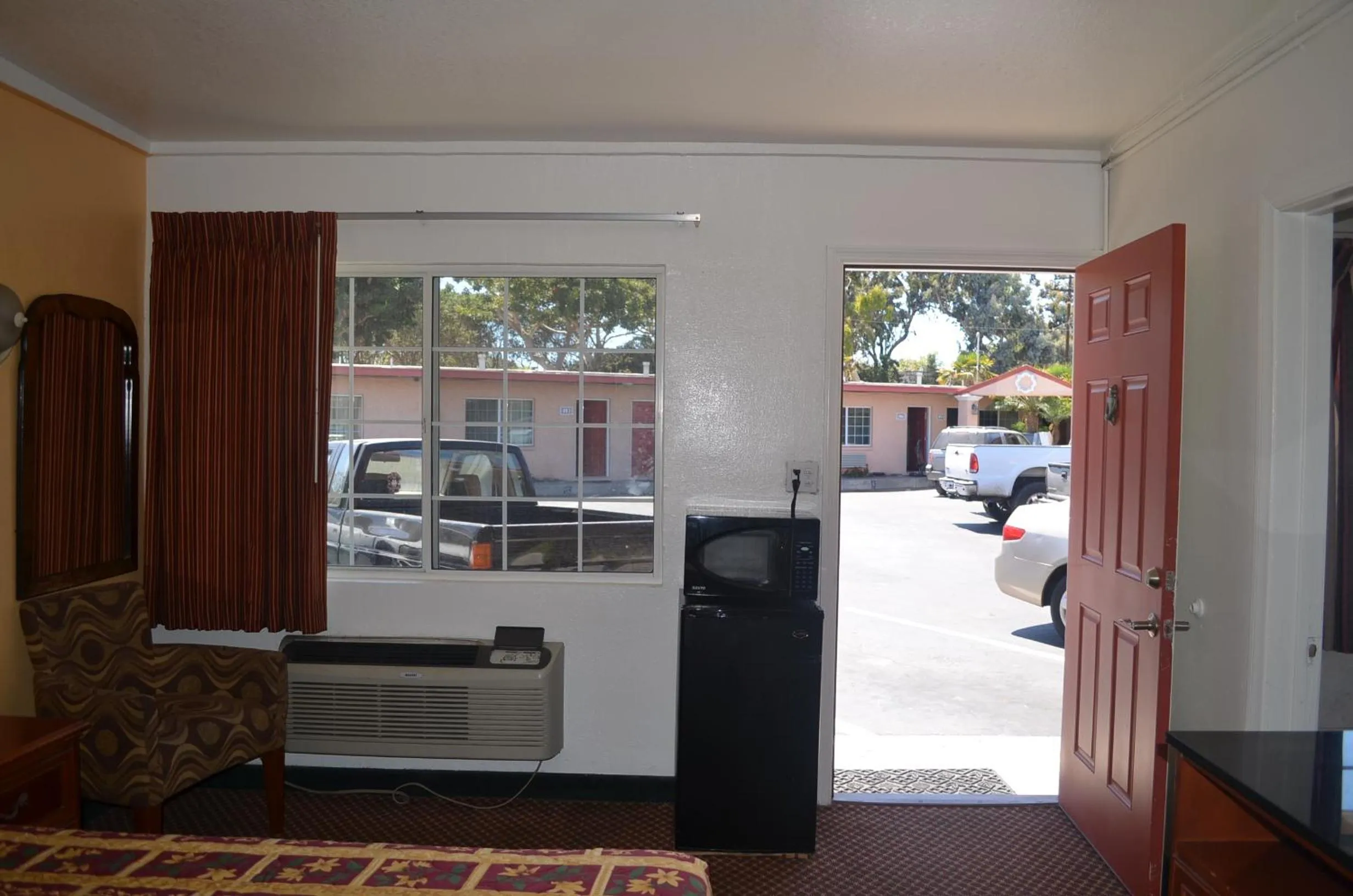 Photo of the whole room in Seaside Inn Motel