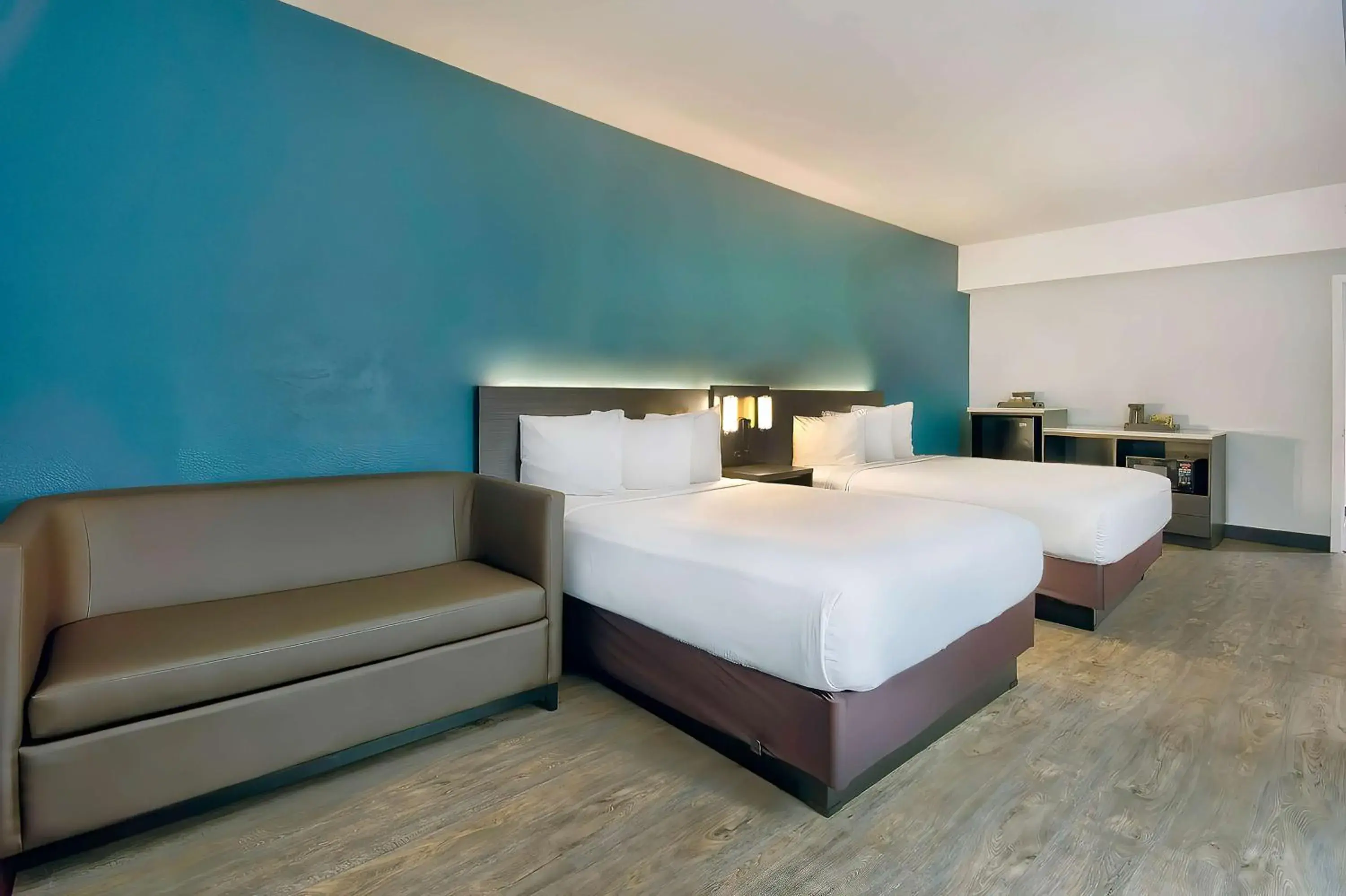 Queen Room with Two Queen Beds - Smoking in Studio 6 Suites Lawndale, CA South Bay Queen Room with Two Queen Beds - Smoking in Studio 6 Suites Lawndale, CA South Bay