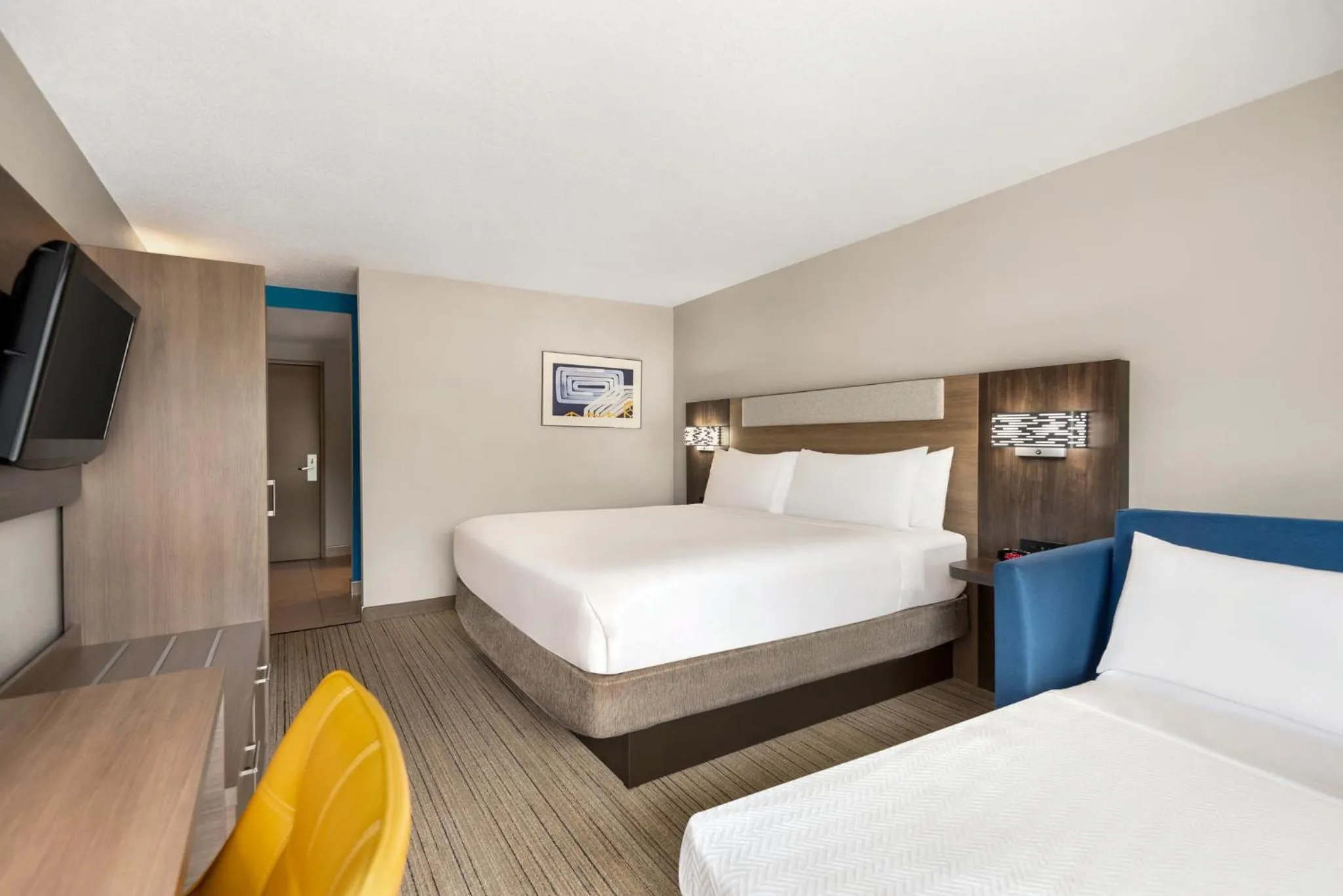 Photo of the whole room, Bed in Holiday Inn Express Hotel & Suites Fredericksburg by IHG
