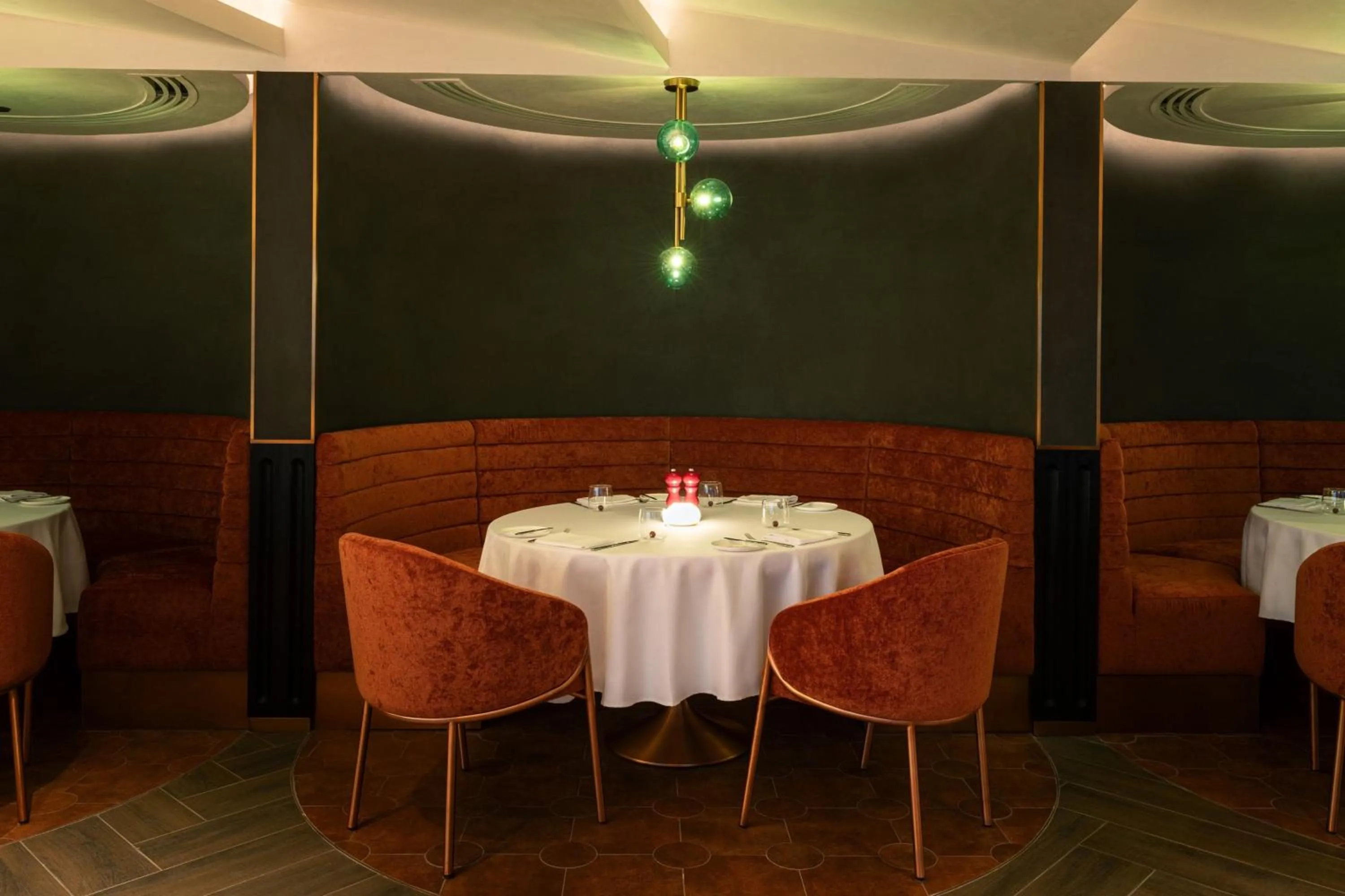 Restaurant/places to eat in Dubai Marriott Harbour Hotel And Suites