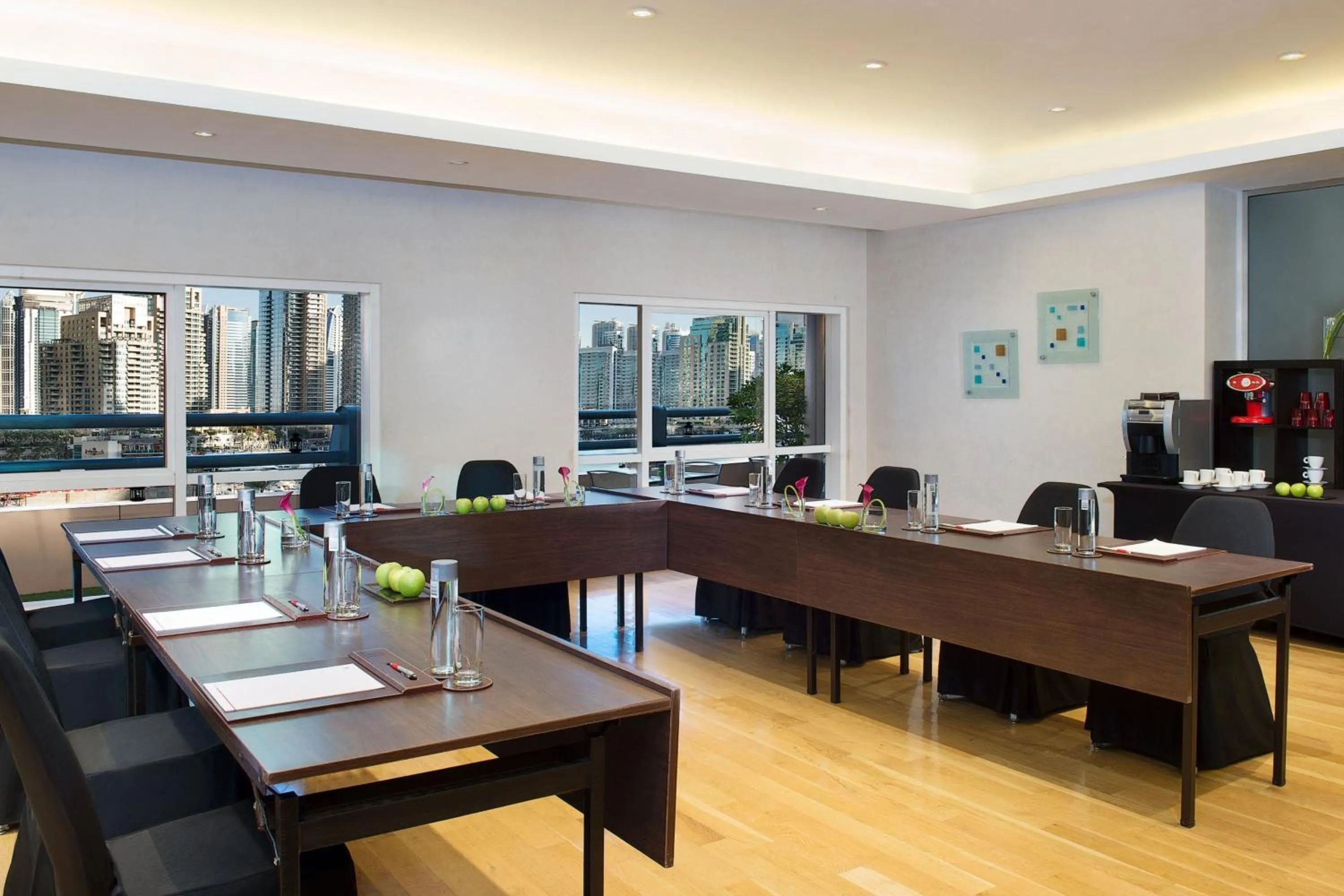 Meeting/conference room in Dubai Marriott Harbour Hotel And Suites