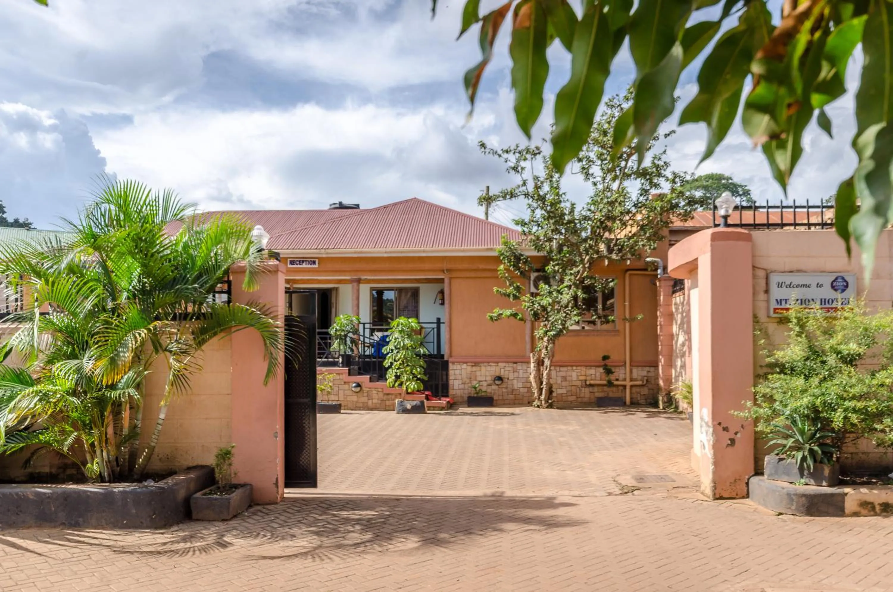 Facade/entrance in Mt. Zion Hotel Annex