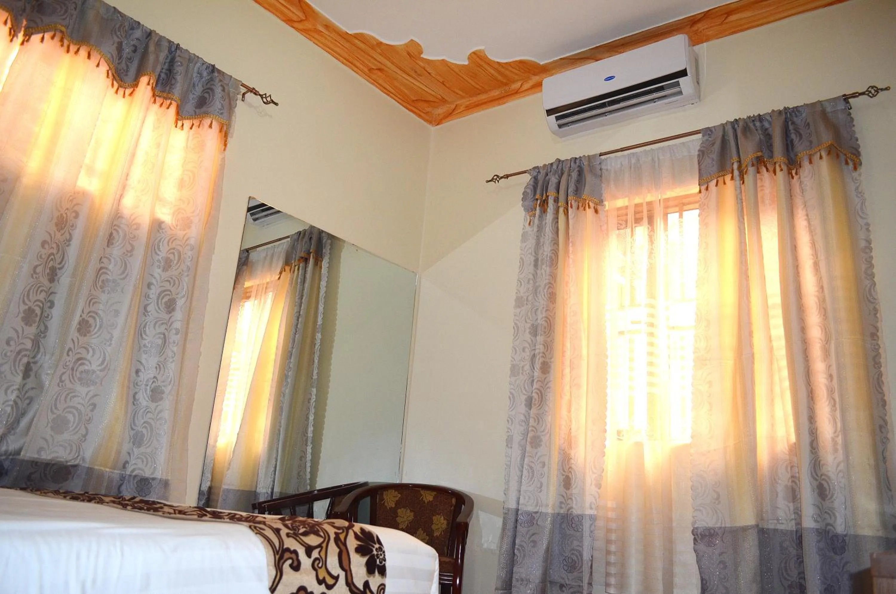 Bathroom, Bed in Mt. Zion Hotel Annex