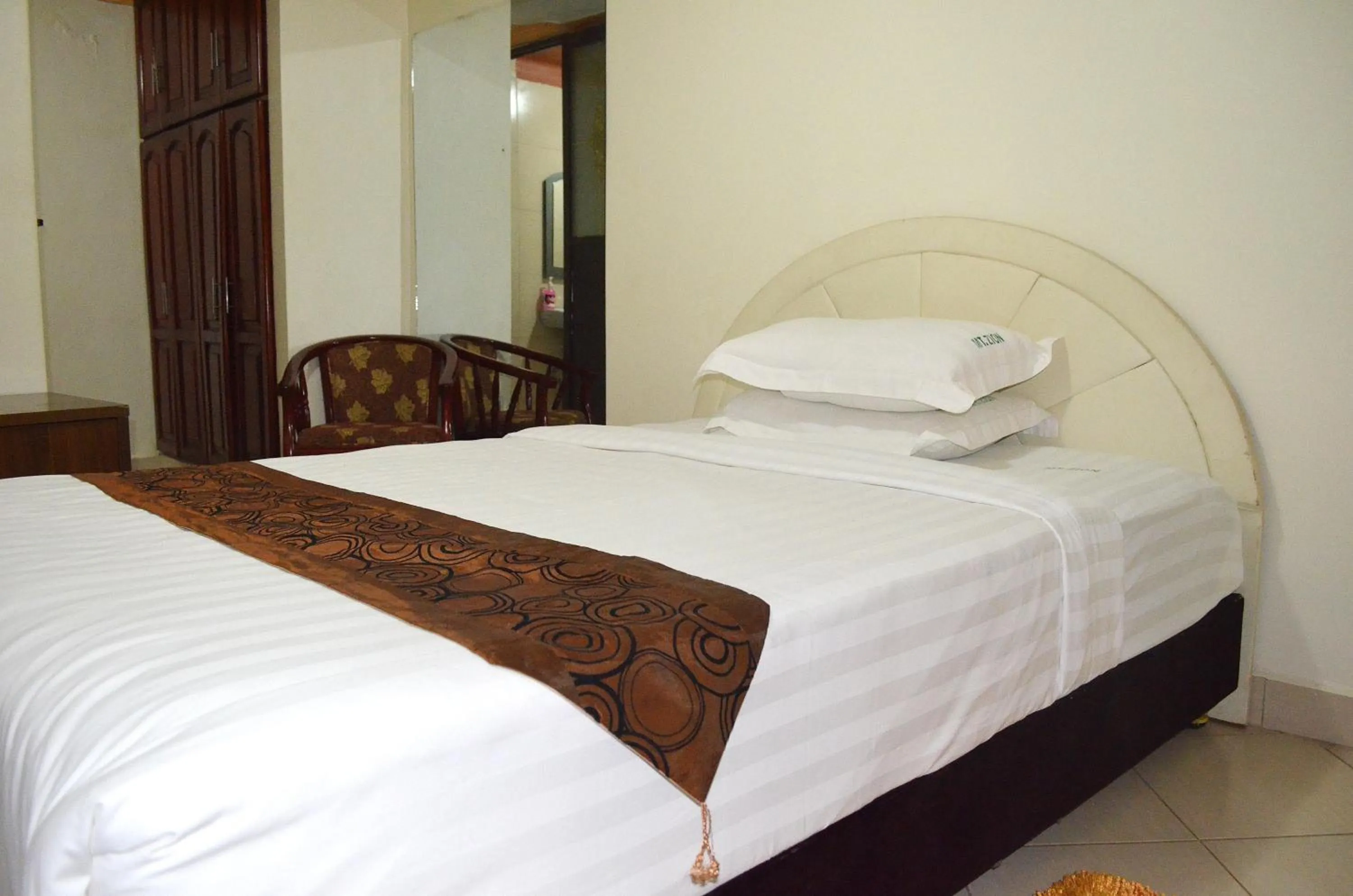 Bed in Mt. Zion Hotel Annex