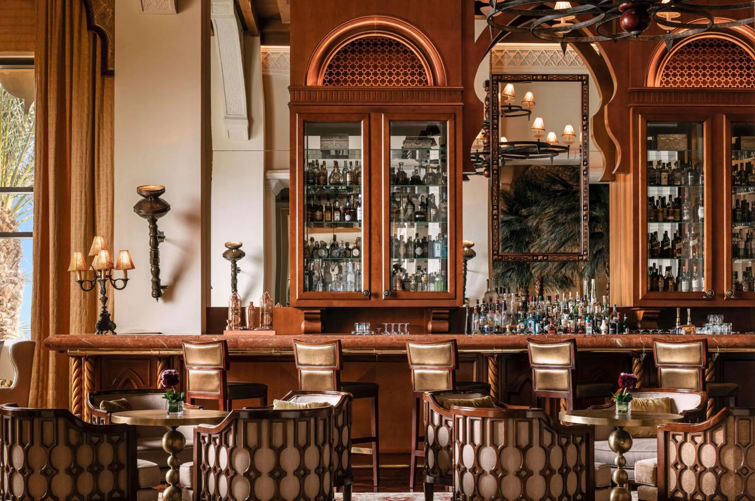 Lounge or bar in One&Only Royal Mirage Resort Dubai