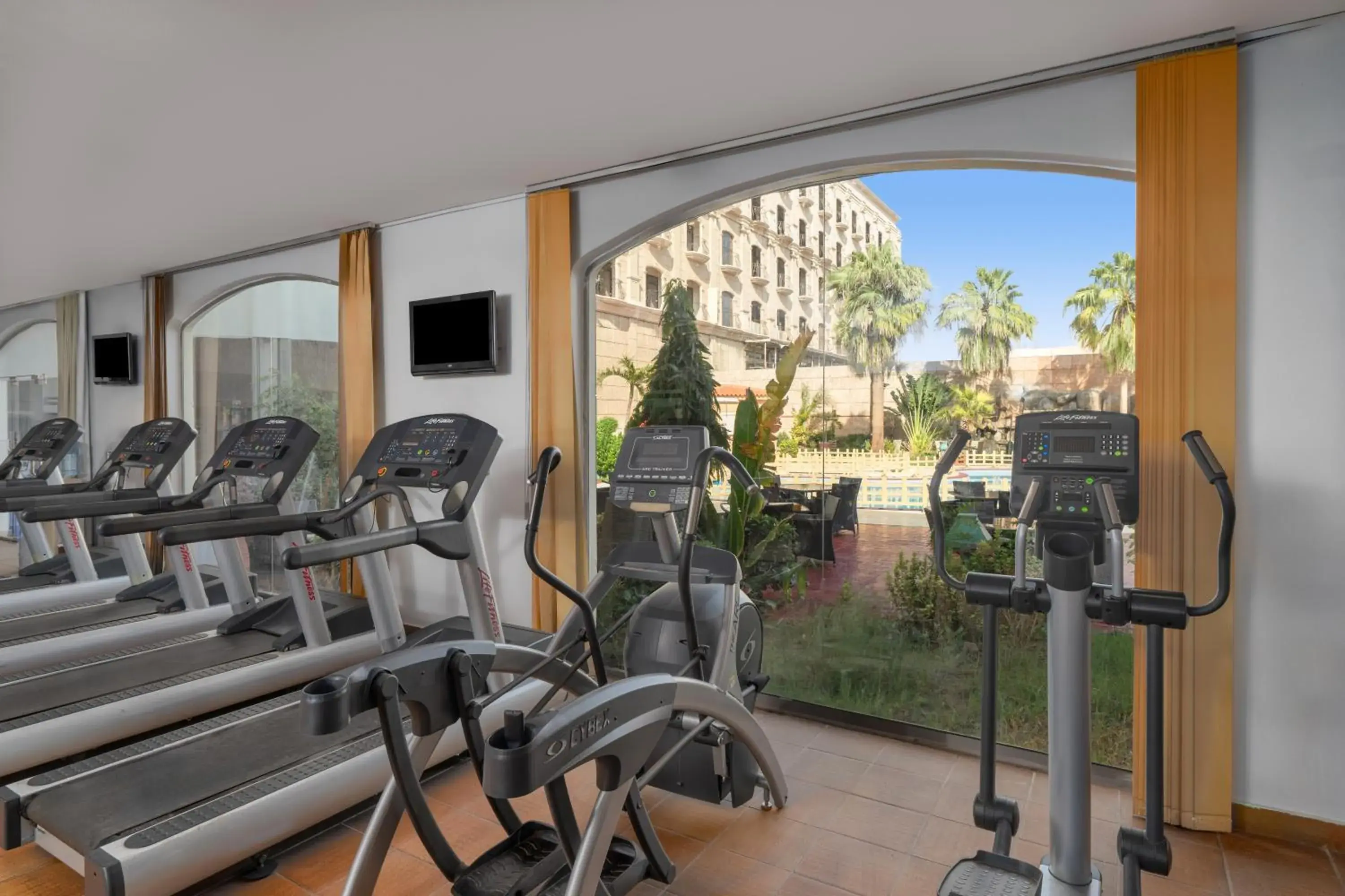 Spa and wellness centre/facilities in Mövenpick Hotel Jeddah Spa and wellness centre/facilities in Mövenpick Hotel Jeddah