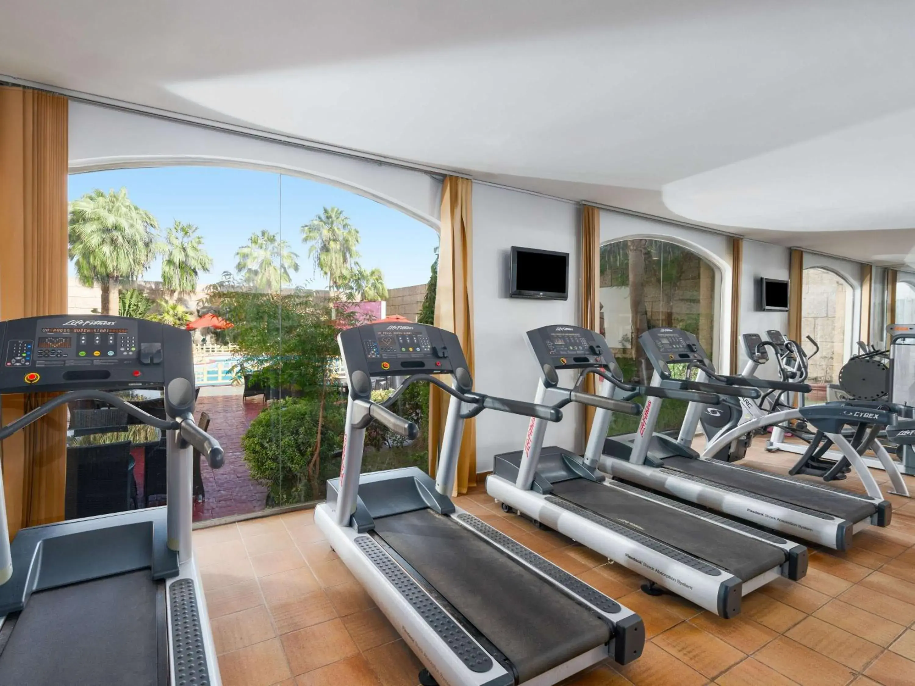 Fitness centre/facilities in Mövenpick Hotel Jeddah Fitness centre/facilities in Mövenpick Hotel Jeddah