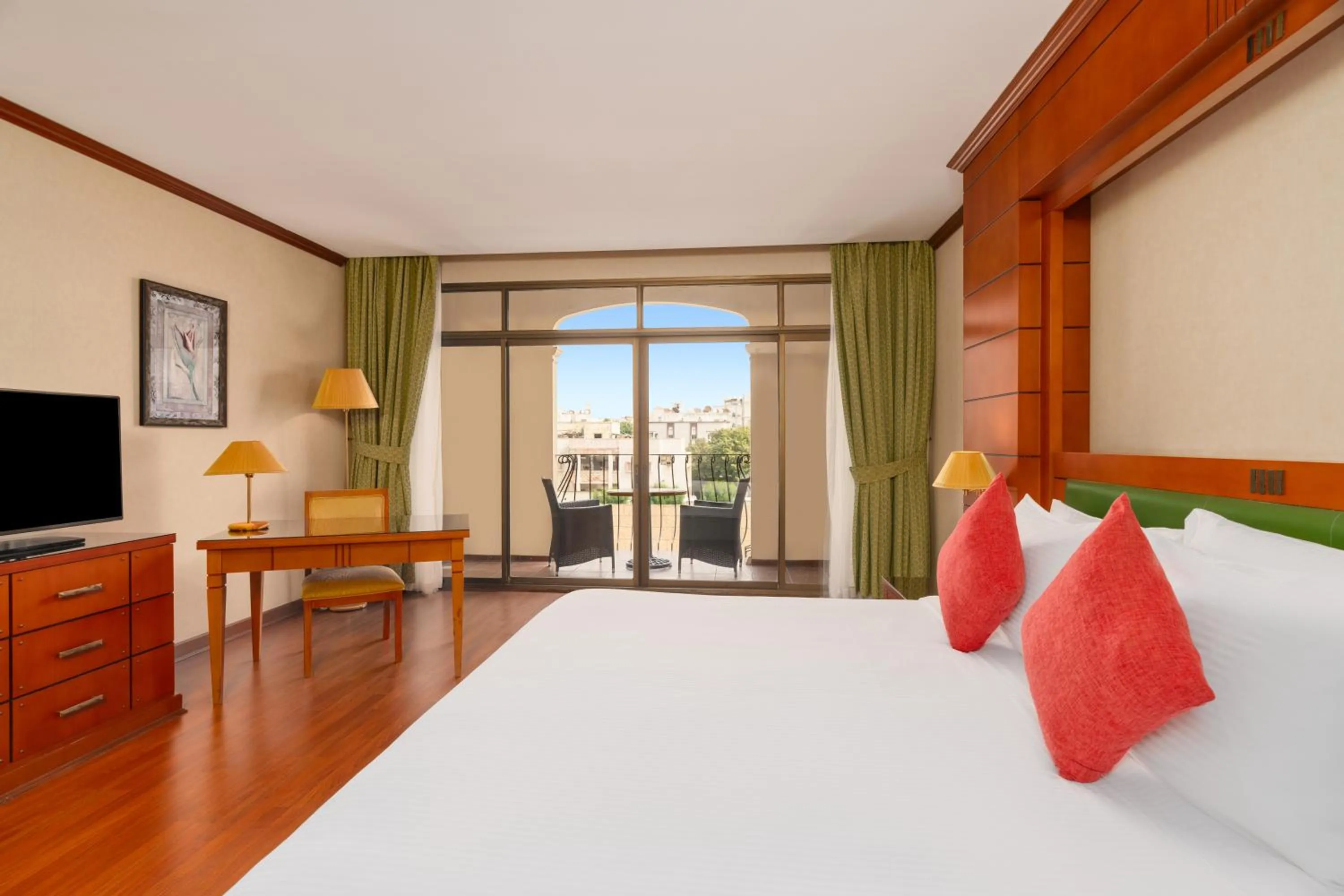 Bed in Mövenpick Hotel Jeddah