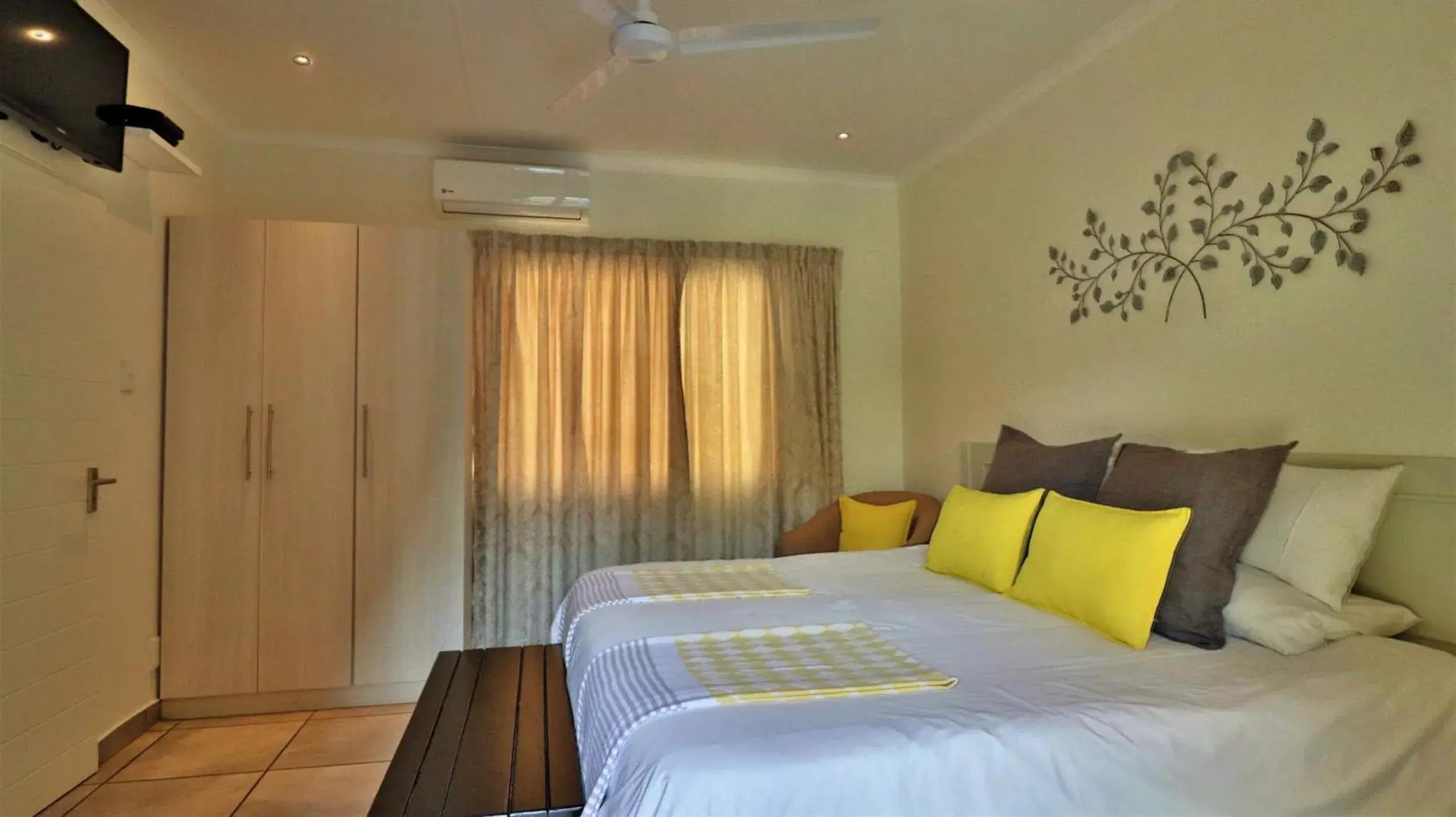 Comfort Triple Room with Shower in Guest House Mamma Mia Comfort Triple Room with Shower in Guest House Mamma Mia
