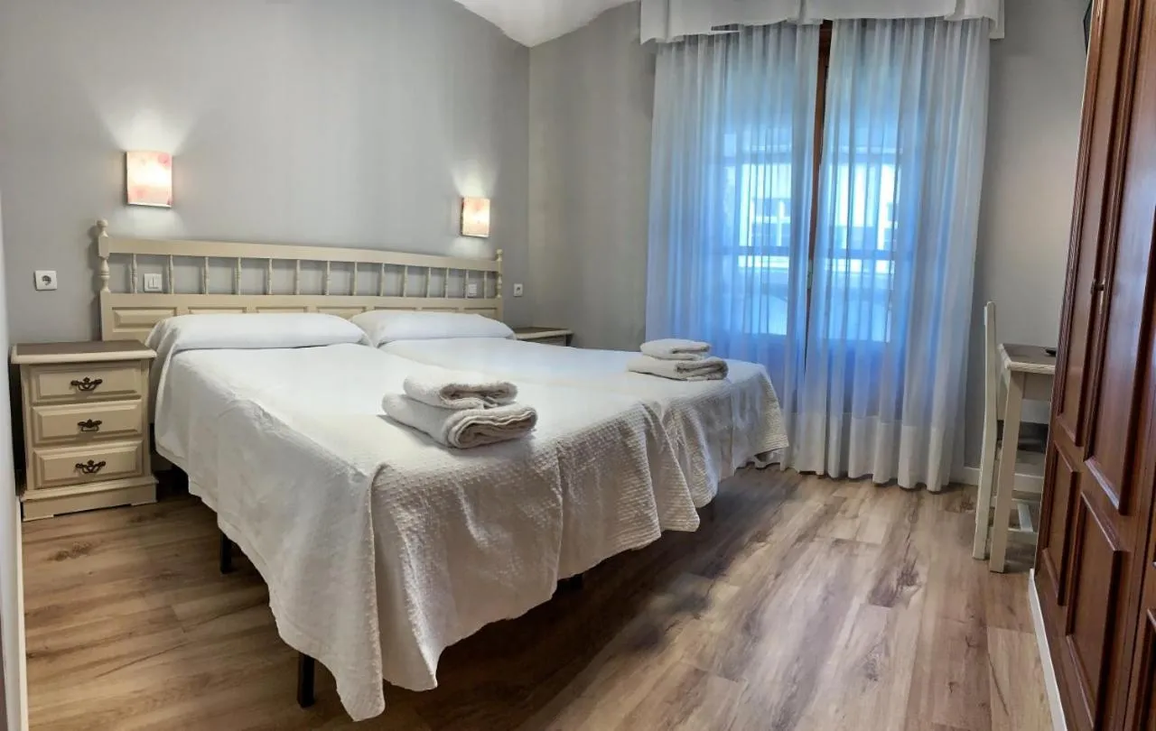 Bed in Hostal Restaurante Méndez