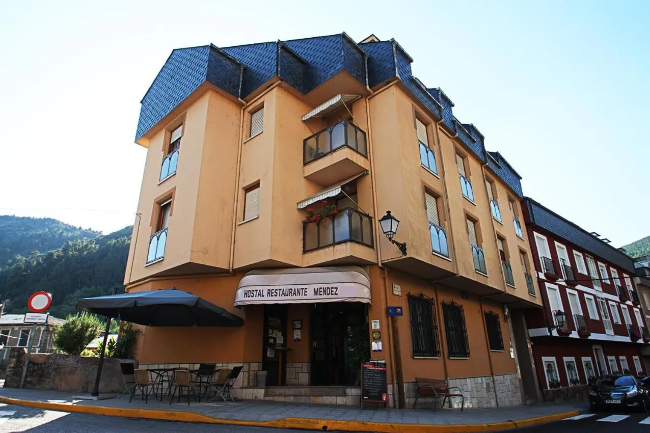 Facade/entrance in Hostal Restaurante Méndez