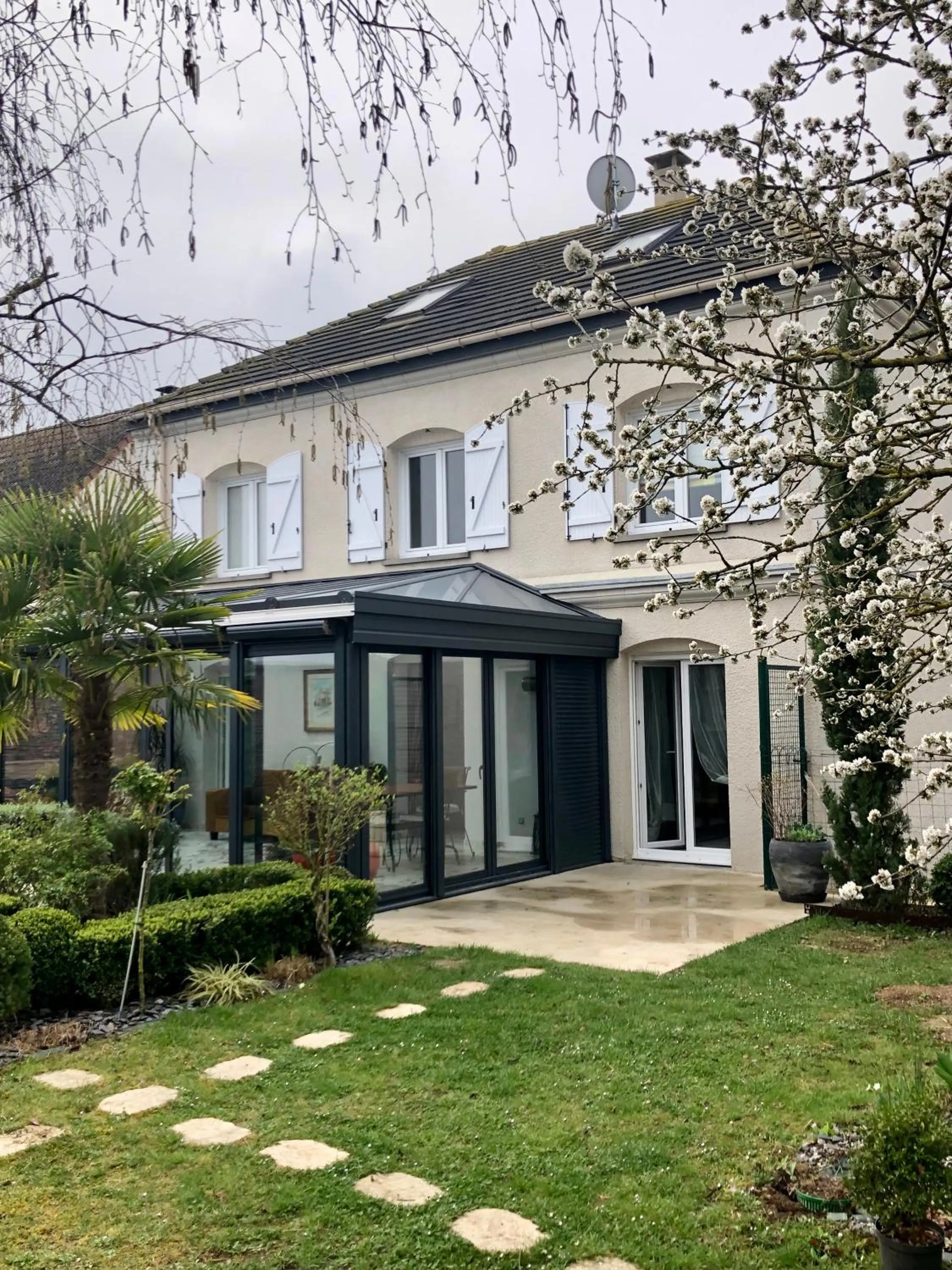 Property building in Les Suites Champenoises