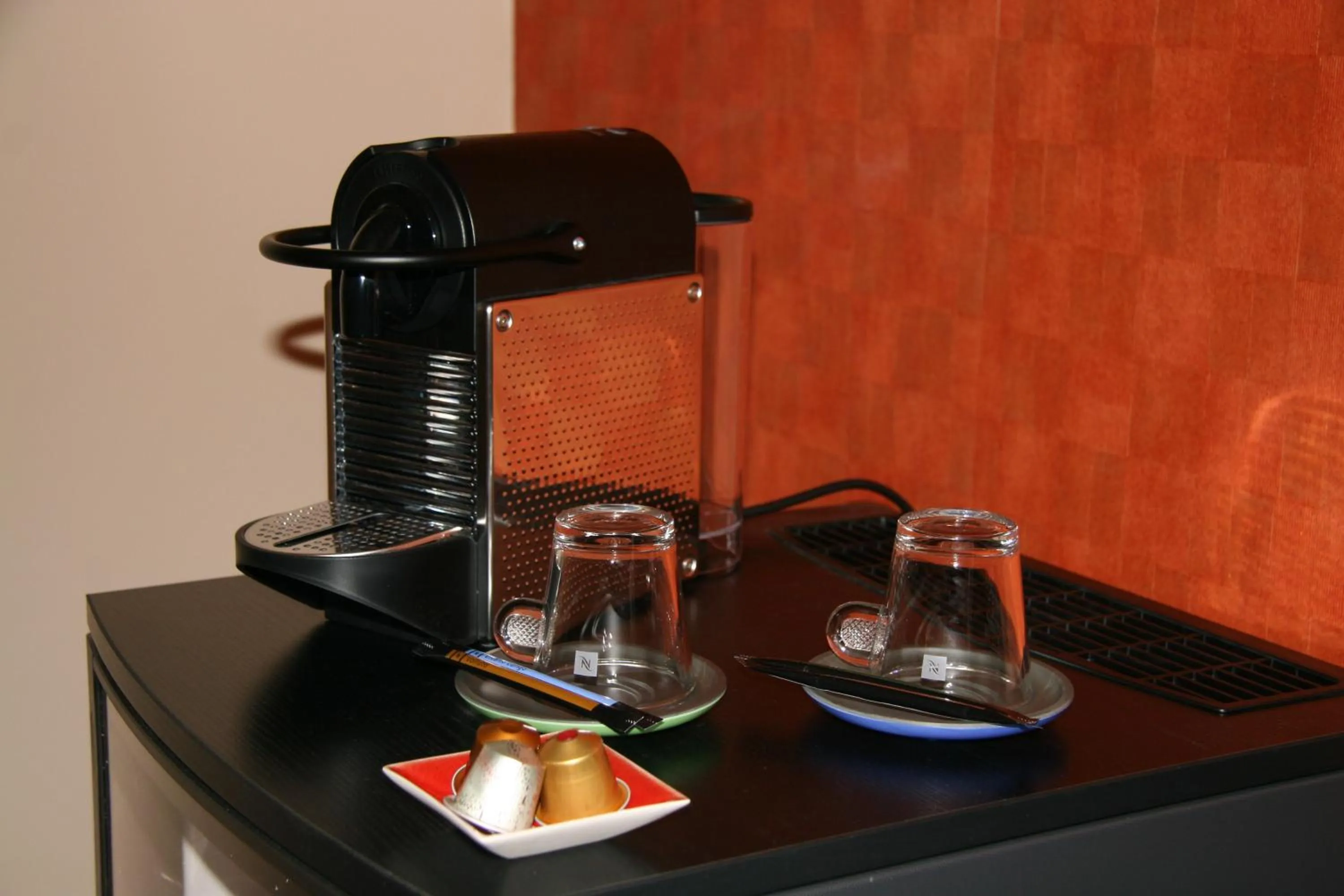 Coffee/tea facilities in Les Suites Champenoises