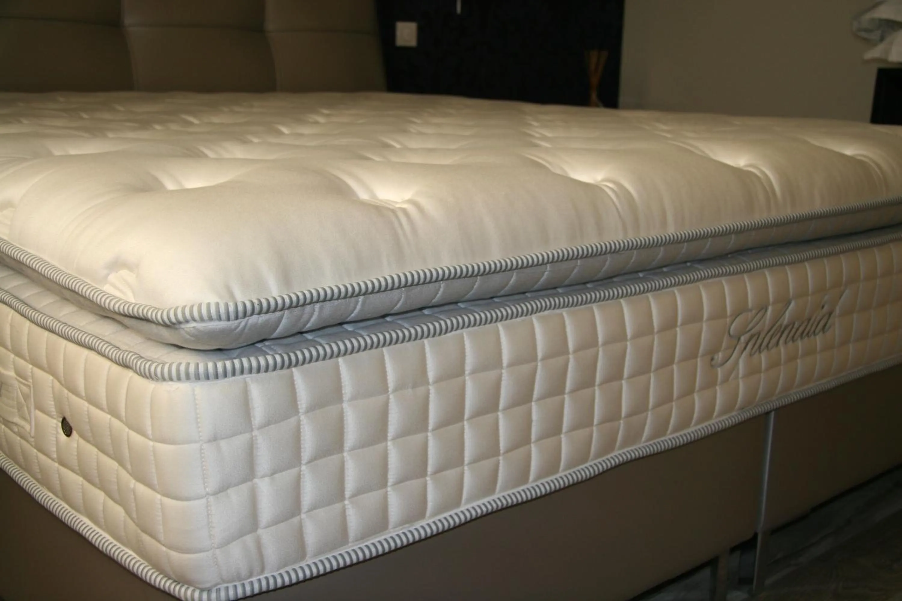 Bed in Les Suites Champenoises