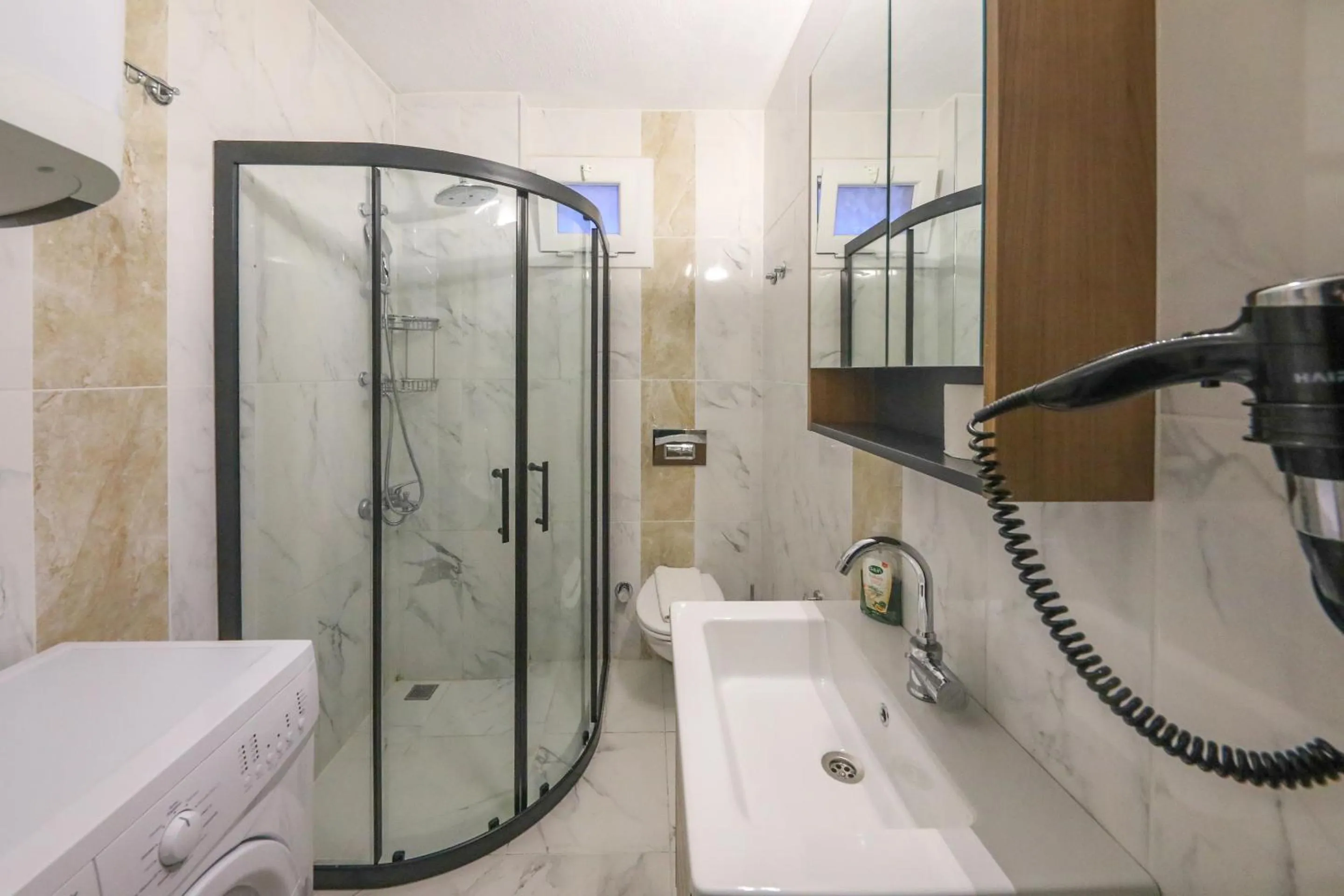 Shower in Duygu Apart