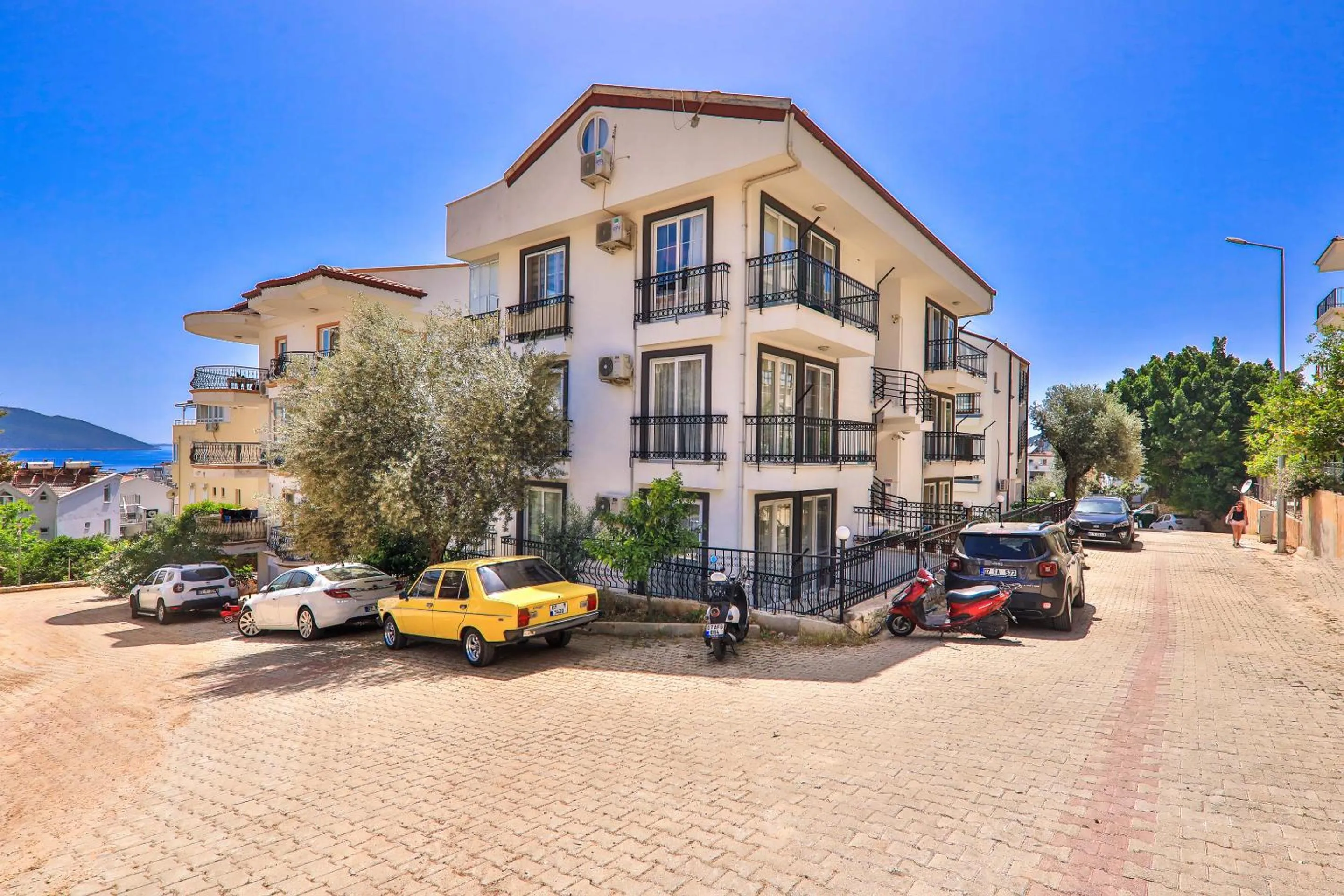 Property building in Duygu Apart