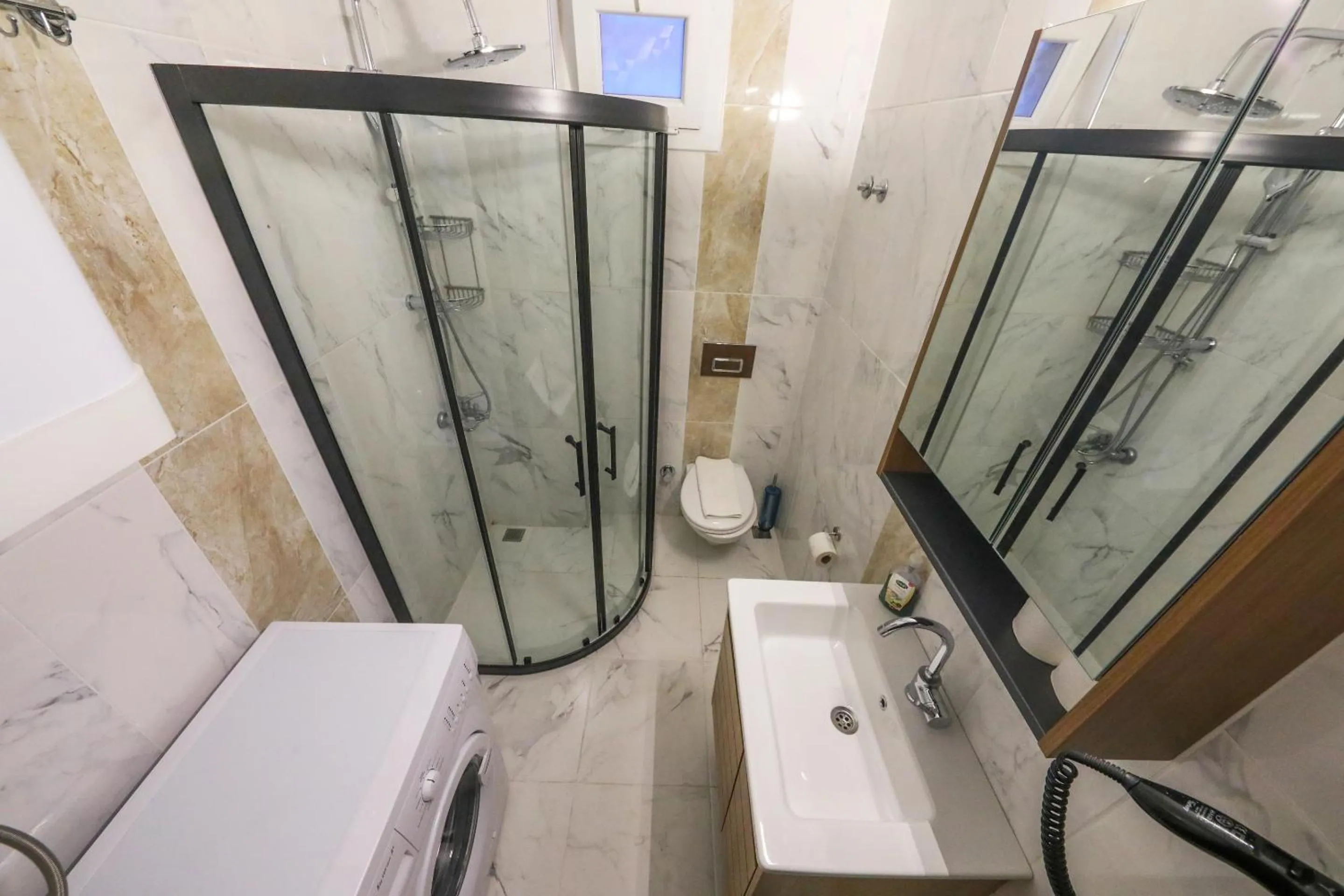 Shower in Duygu Apart