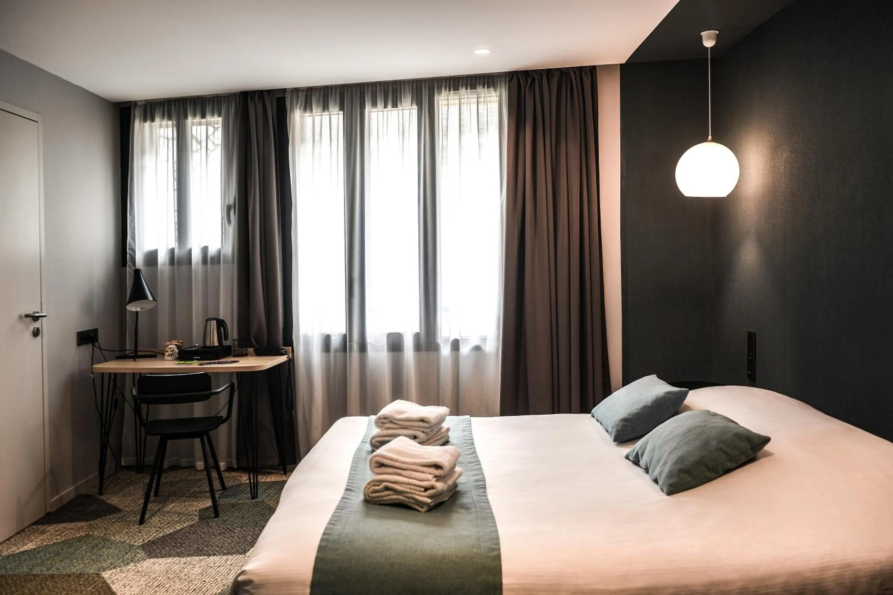 Photo of the whole room, Bed in Hotel K'Loys